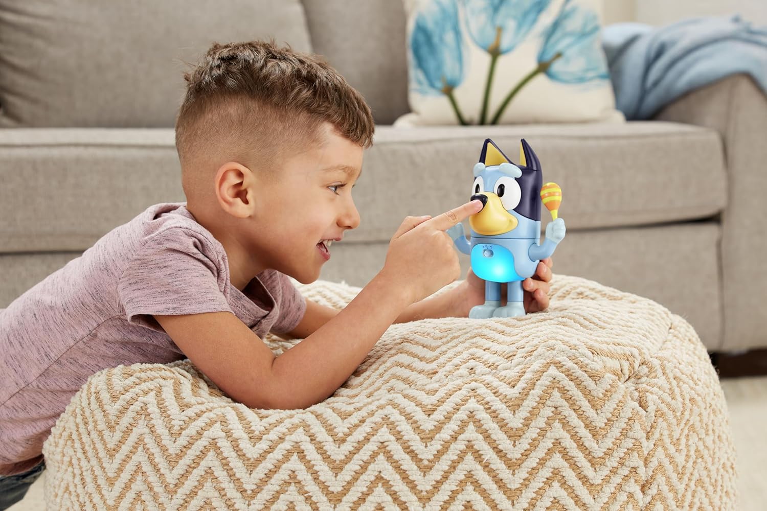 VTech Shake It Bluey Interactive Toddler Toy with Music, Sounds and Phrases from TV Show, Educational Play, Follow Me Memory Game, Motor Skill Development, Learning Toy, Ideal Gift for Kids Ages 3-5, Blue