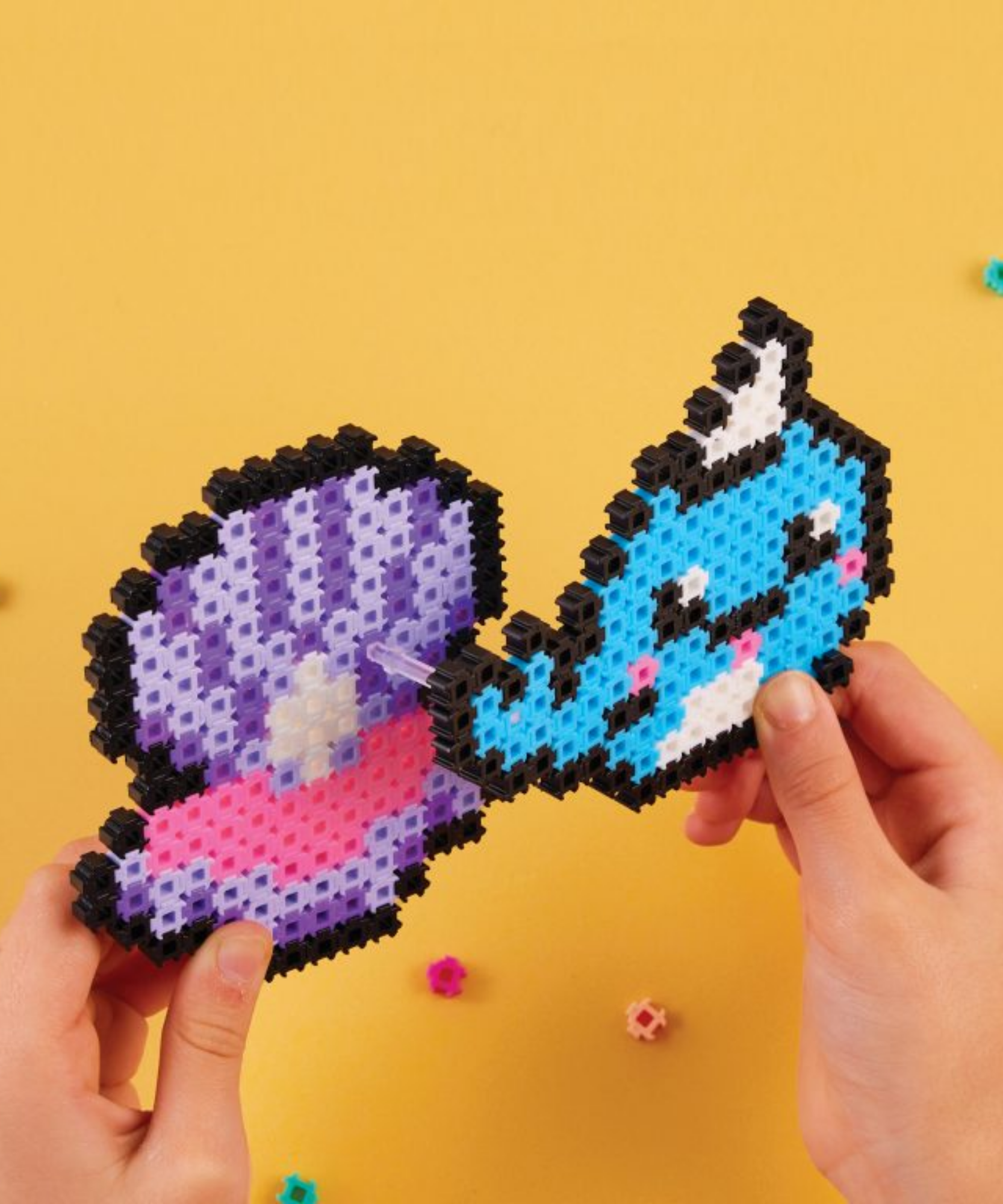 Character Options Simbrix Connect & Wow Maker Studio Pink with 4000+ brix, 2D & 3D Pixel Arts and Crafts Construction Toy, Creative & Imaginative STEAM Building Toy for Boys & Girls Ages 5+