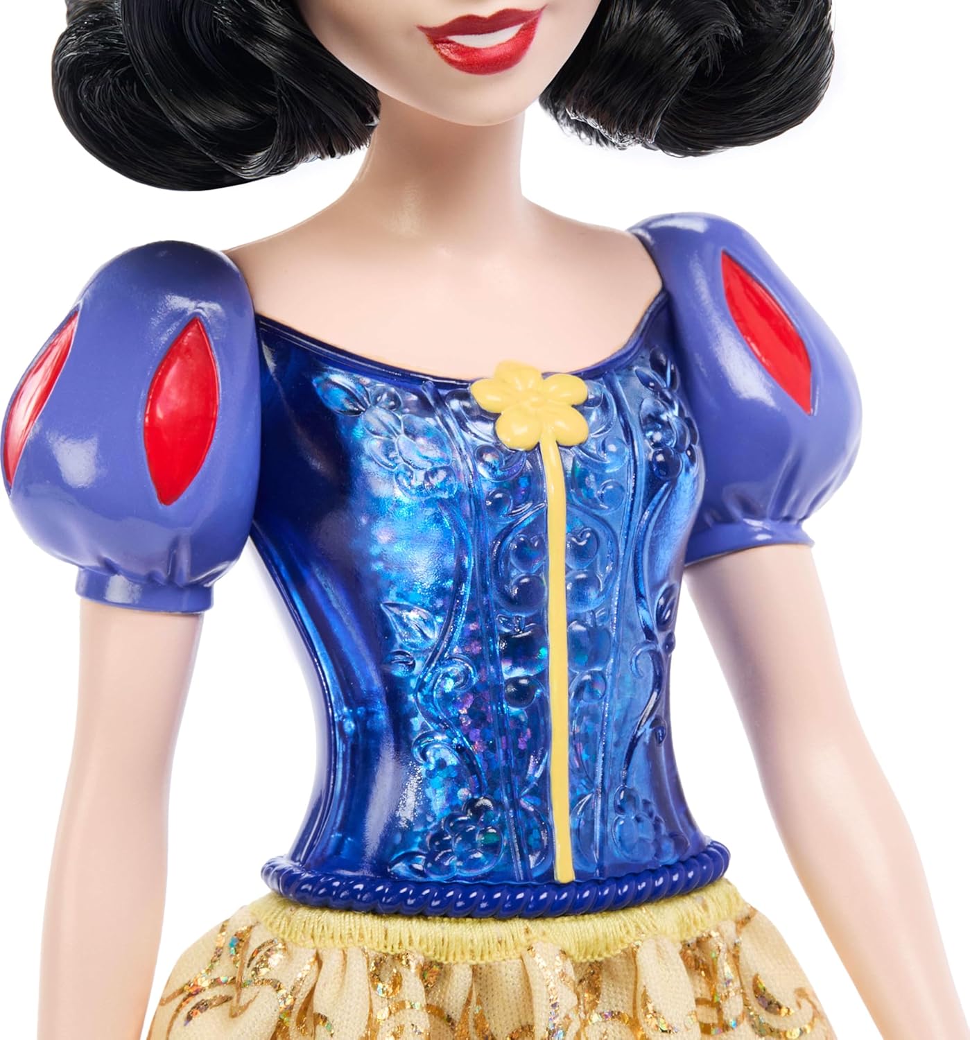 Disney Princess Snow White Fashion Doll and Accessory, Posable Toy with Brushable Hair, Ages 3+