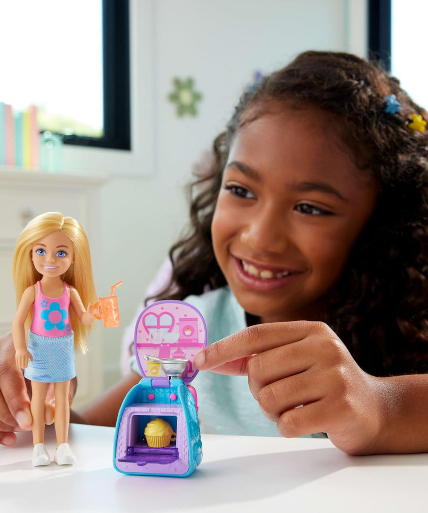 Barbie Family & Friends Cupcake Baking Backpack Blonde Chelsea Doll, Wearable Backpack with Baking Play Pieces