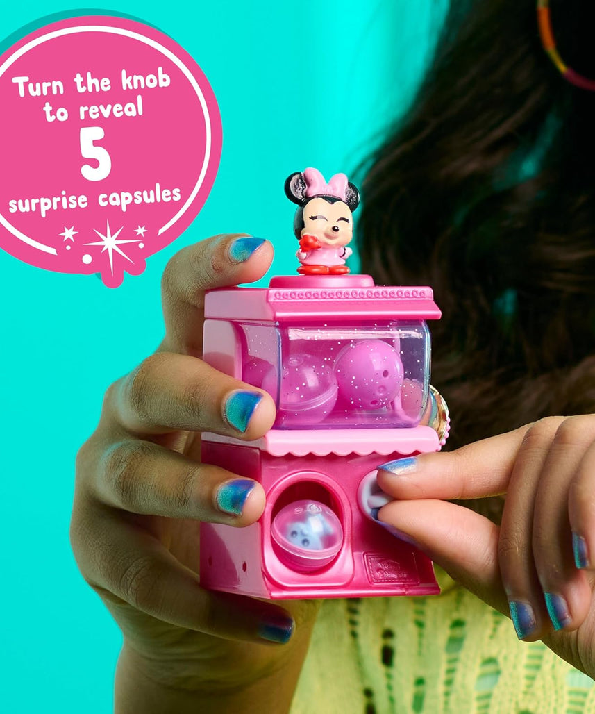 تتميز سلسلة Disney Doorables Squish'Alots 3 بـ 1 مجسم صغير و3 مجسمات صغيرة (0.65 بوصة) وملصقين، واحدة من 10 مجسمات ألعاب أطفال قابلة للتجميع، لعبة أطفال مرخصة رسميًا للأعمار من 5 سنوات فما فوق من Just Play