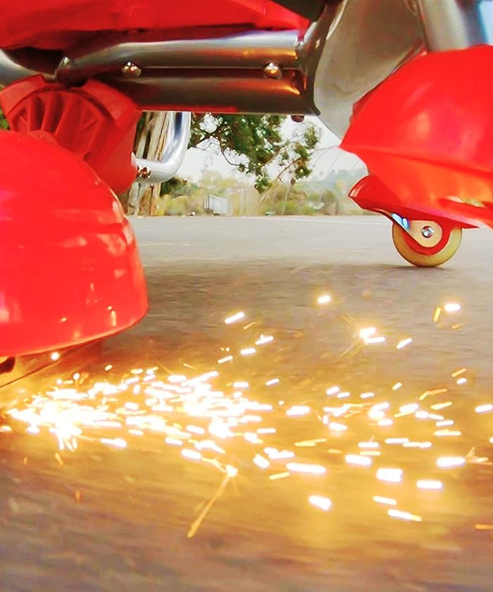 Razor FlashRider 360 Caster Trike for Kids, Spark Bar, Dual Inclined Wheels, MX-Style Handlebars, Steel Frame, Drifting and Spinning Ride-On Toy for 6+ Kids