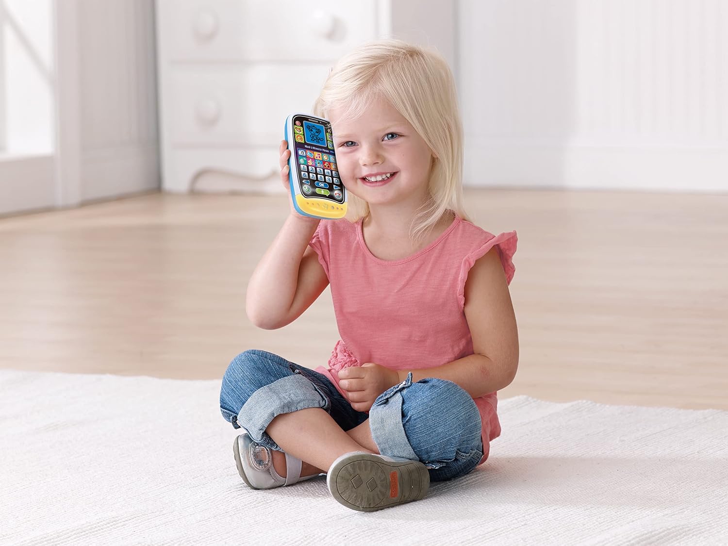 VTech Chat & Discover Phone Educational Toy Smartphone with Games Apps Lights and Music Multicolour 2+