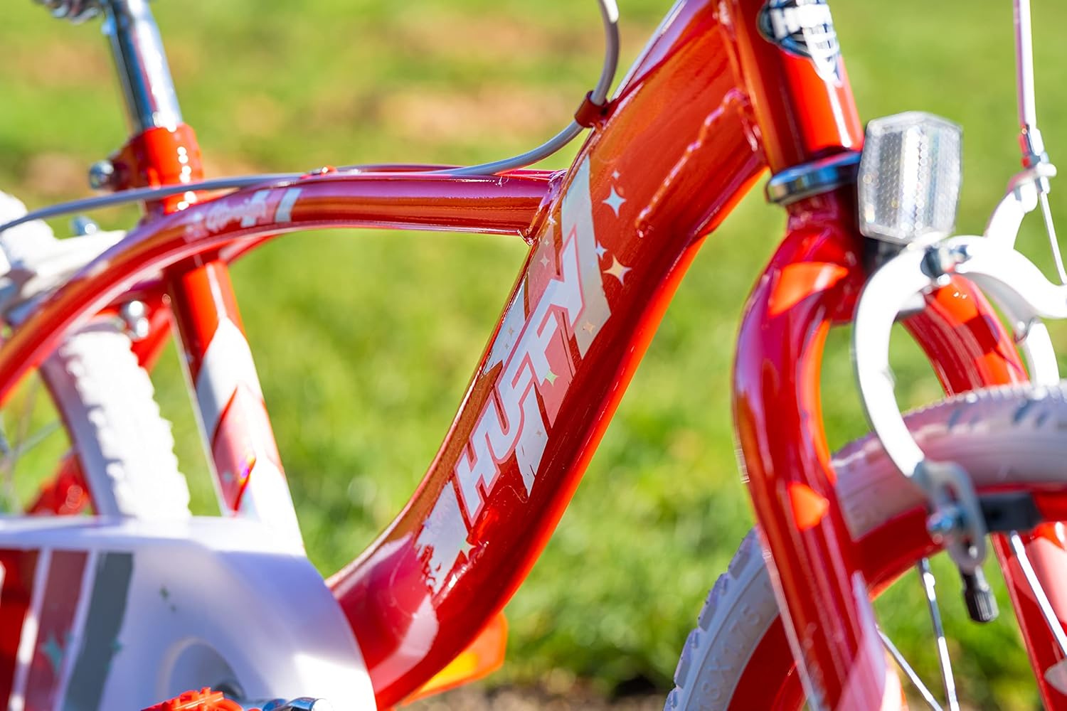 Huffy Glimmer Girls Bike 18 Inch, Red and White, Single-Speed Kids Bicycle with Removable Stabilisers, Front Storage Pouch, Quick Connect Assembly, Ages 6-8