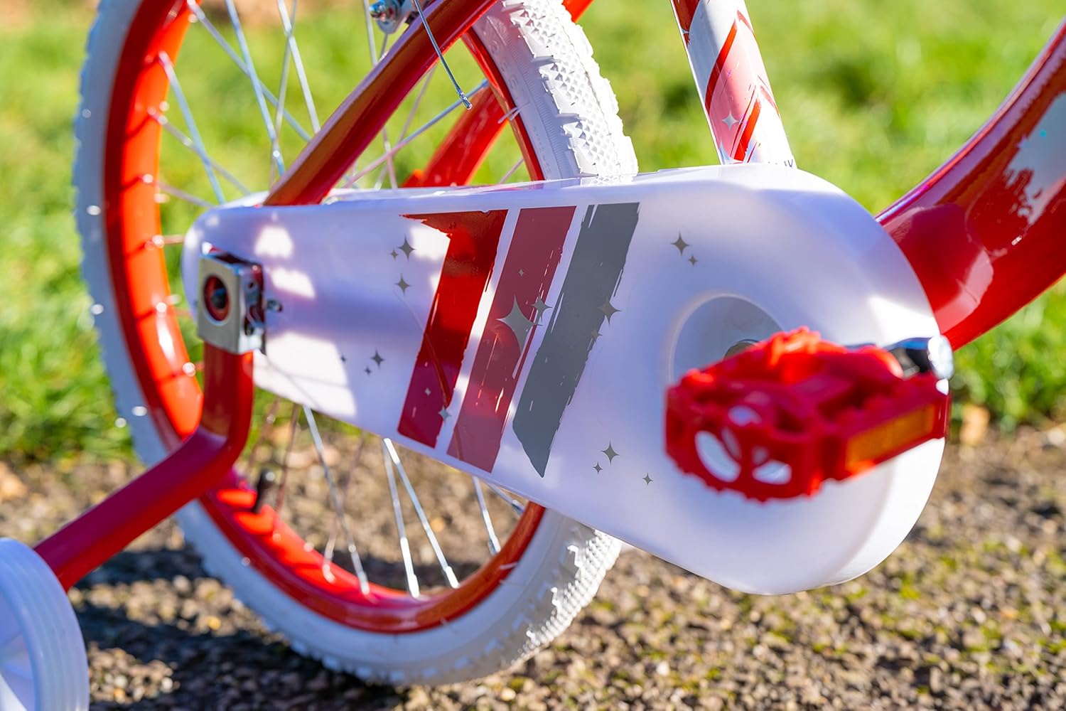 Huffy Glimmer Girls Bike 18 Inch, Red and White, Single-Speed Kids Bicycle with Removable Stabilisers, Front Storage Pouch, Quick Connect Assembly, Ages 6-8