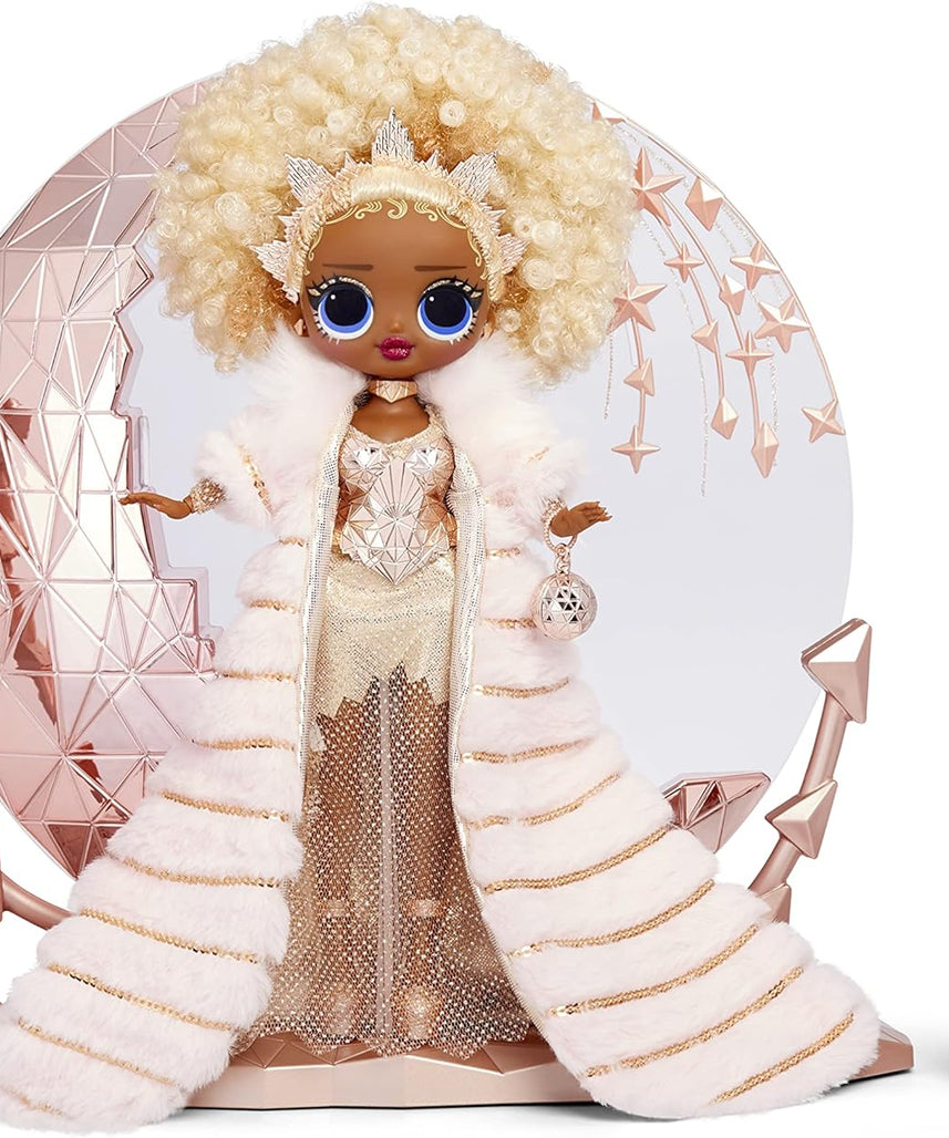 دمية ملكة جمع هدايا مفاجأة العيد لعام ٢٠٢١ من LOL، إصدار محدود، زي ذهبي، إكسسوارات فاخرة، وحامل عرض مضيء، هدية مميزة للفتيات من عمر ٥ سنوات فما فوق