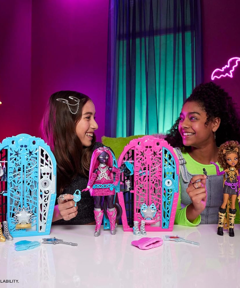 Monster High Skulltimate Secrets Hauntlywood Mysteries Catty Noir Doll and Accessories Set with Wardrobe and 19+ Glamorous Surprises Including Doll Clothes, JBG82
