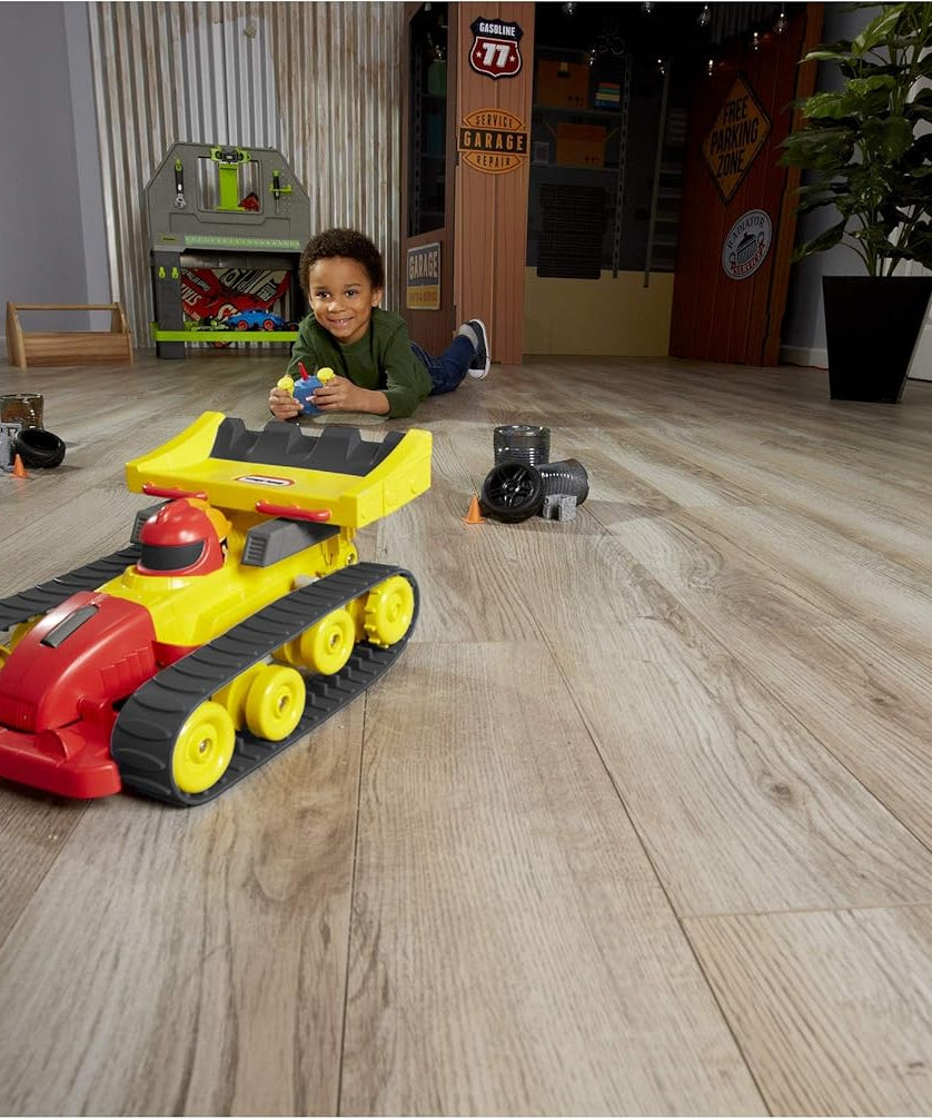 سيارة ليتل تايكس ريسر جرافة ريسر 2 في 1 تعمل بالتحكم عن بعد، جرافة متحولة وسيارة سباق مع وضعي قيادة للأطفال من سن 3 سنوات فما فوق