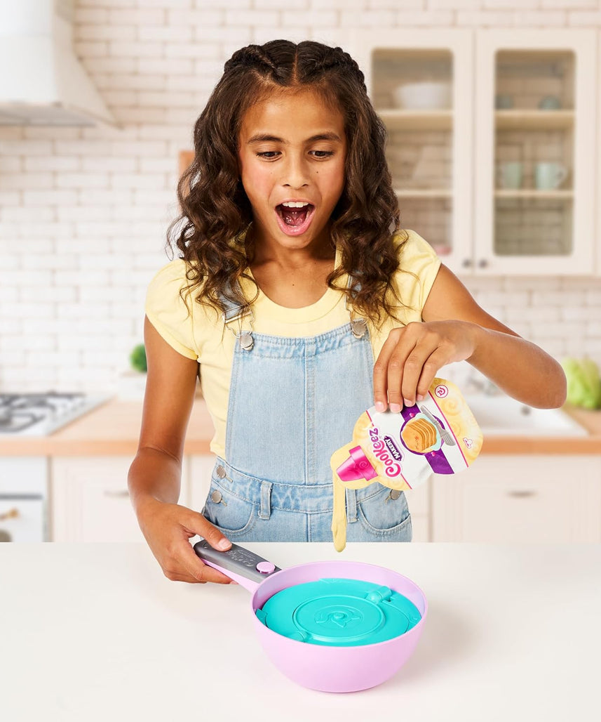 Cookeez Makery Pancake Treatz Interactive Plush Toy, Mix and Flip Surprise Pancake Plush, Scented Sound Plush Friend, Kids Creative Play Toy, 5 Years+