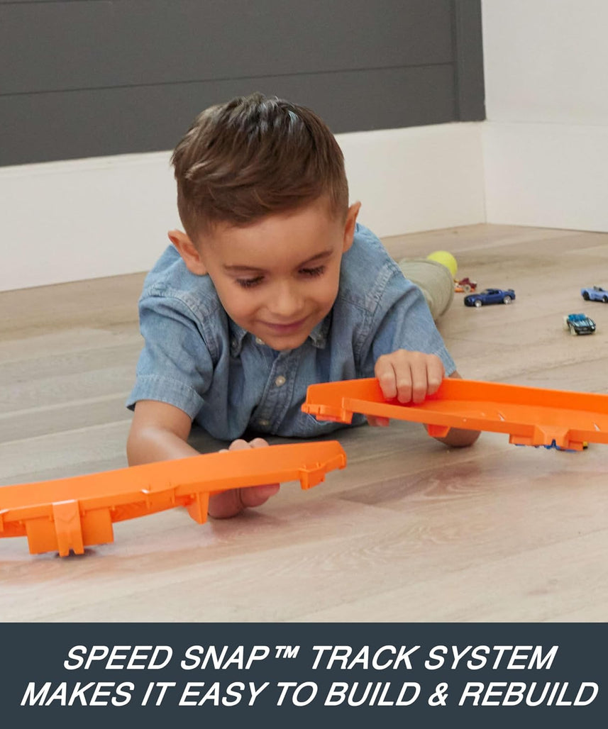 Hot Wheels Toy Car Track Set, Deluxe Building Box with Motorized Booster, 1:64 Scale Vehicle, Speed Snap Track, Boosted Jump Speedway, JDB49