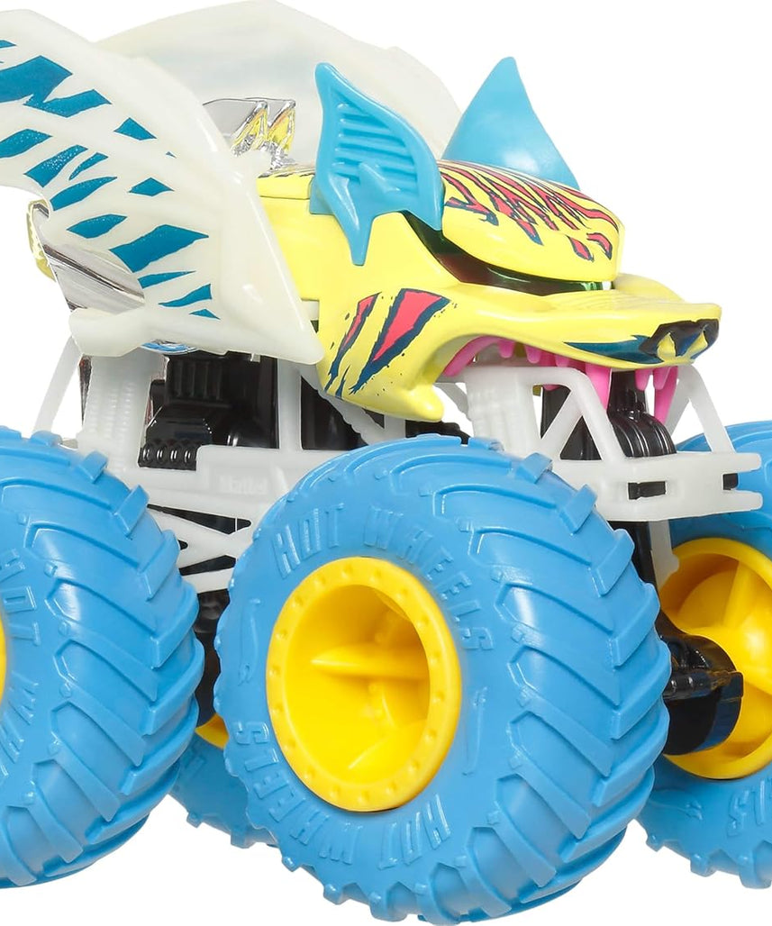 Hot Wheels Monster Trucks Glow-in-the-Dark Die-Cast Toy Truck 1:64 Scale, Surprise Style, Collectible Vehicle for Kids 3+