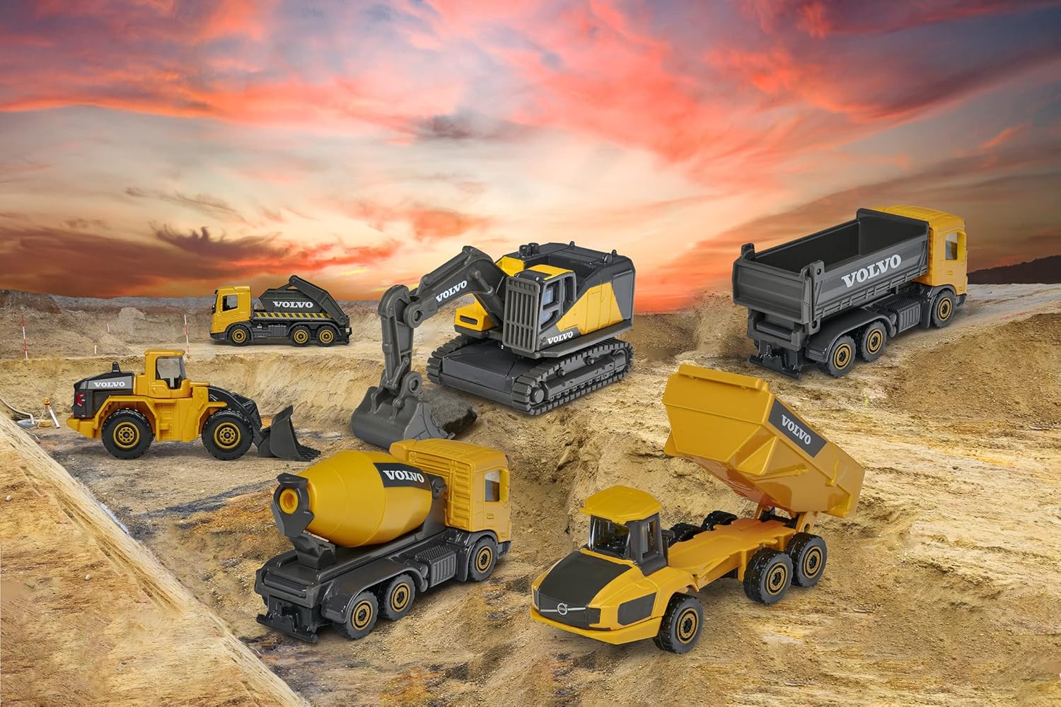 Majorette Volvo Construction Truck Set – 3-Piece Die-Cast Vehicle Collection with Moving Parts for Kids 3+, Realistic Sandpit and Collector’s Toy
