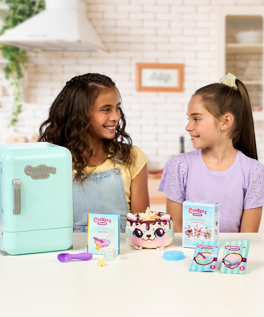 Cookeez Makery Freezy Cakez Fridge Playset, Mix and Decorate Plush Surprise Toy, Interactive Scented Plush with Sounds, Creative Playset for Kids, 5+ Years