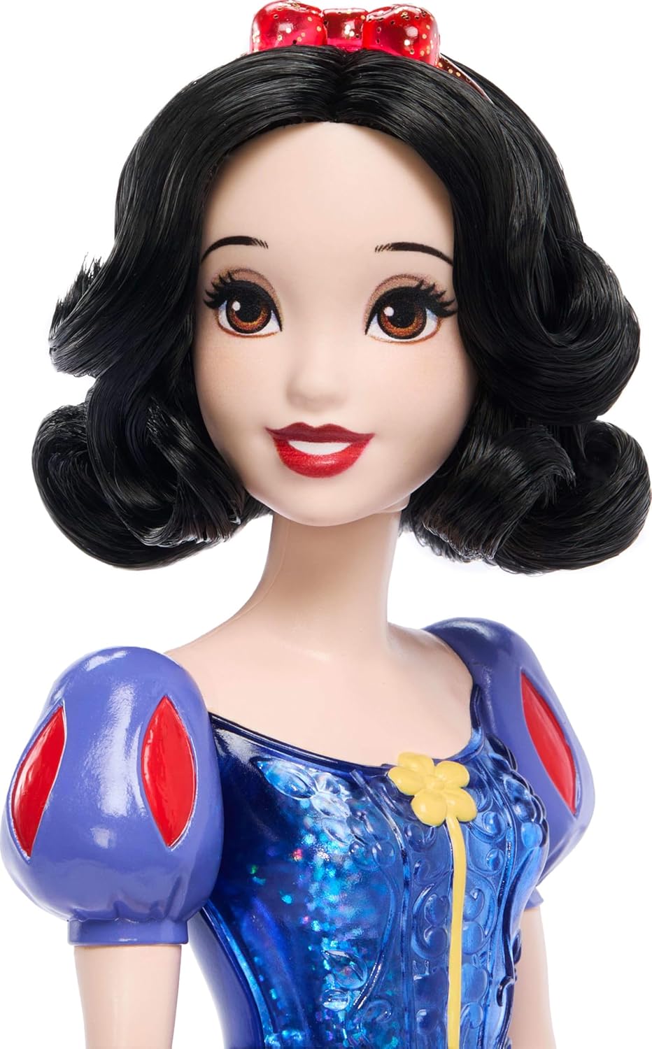 Disney Princess Snow White Fashion Doll and Accessory, Posable Toy with Brushable Hair, Ages 3+