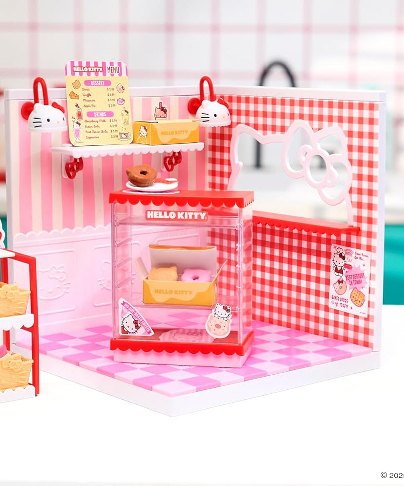 MGA's Miniverse Make It Mini Spaces Hello Kitty - Building Kit, Customisable, Craft, Room, Hobby, Collector, Display, Non-Edible, for Collectors and Children from 8 Years