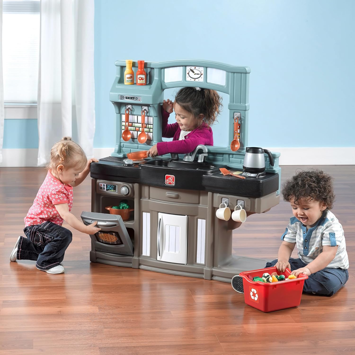Step2 Best Chefs Kitchen Refresh, Interactive Roleplay Kitchen Set with Lights Sounds Accessories, Pretend Cooking Toy for Kids Boys and Girls Age 2 to 6, Multicolor