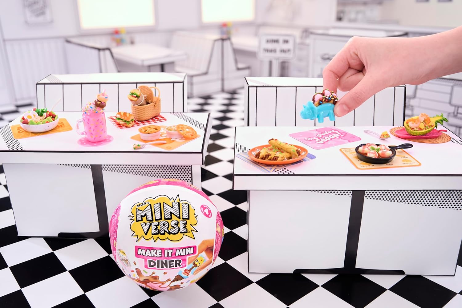 MGA’s Miniverse Make It Mini Foods Diner Series 4 Surprise, DIY Mini Resin Snack & Dessert Replicas with Ingredients, Recipe Card, Accessories, Table Display & Blind Packaging – 8 Styles- 546825