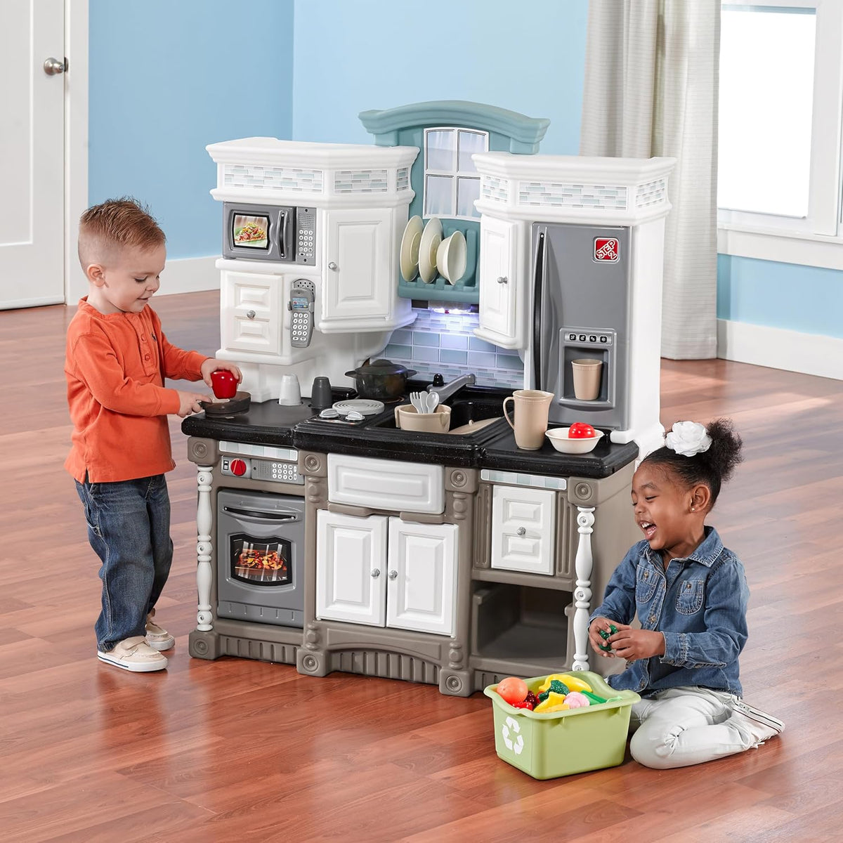 Step2 Dream Kitchen Refresh 852100, Modern Kids Play Kitchen Set with Lights, Sounds & 37 Accessories, Ages 2–5+ Years