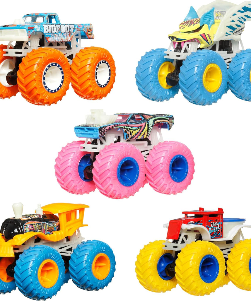 Hot Wheels Monster Trucks Glow-in-the-Dark Die-Cast Toy Truck 1:64 Scale, Surprise Style, Collectible Vehicle for Kids 3+
