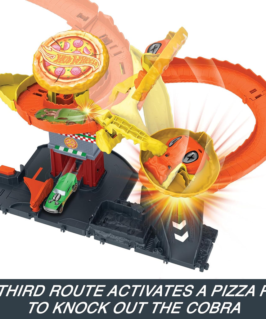 Hot Wheels City Pizza Slam Cobra Attack Playset, Interactive City Track Set with Random Action Paths, Includes 1:64 Scale Die Cast Toy Car, 4+ Years