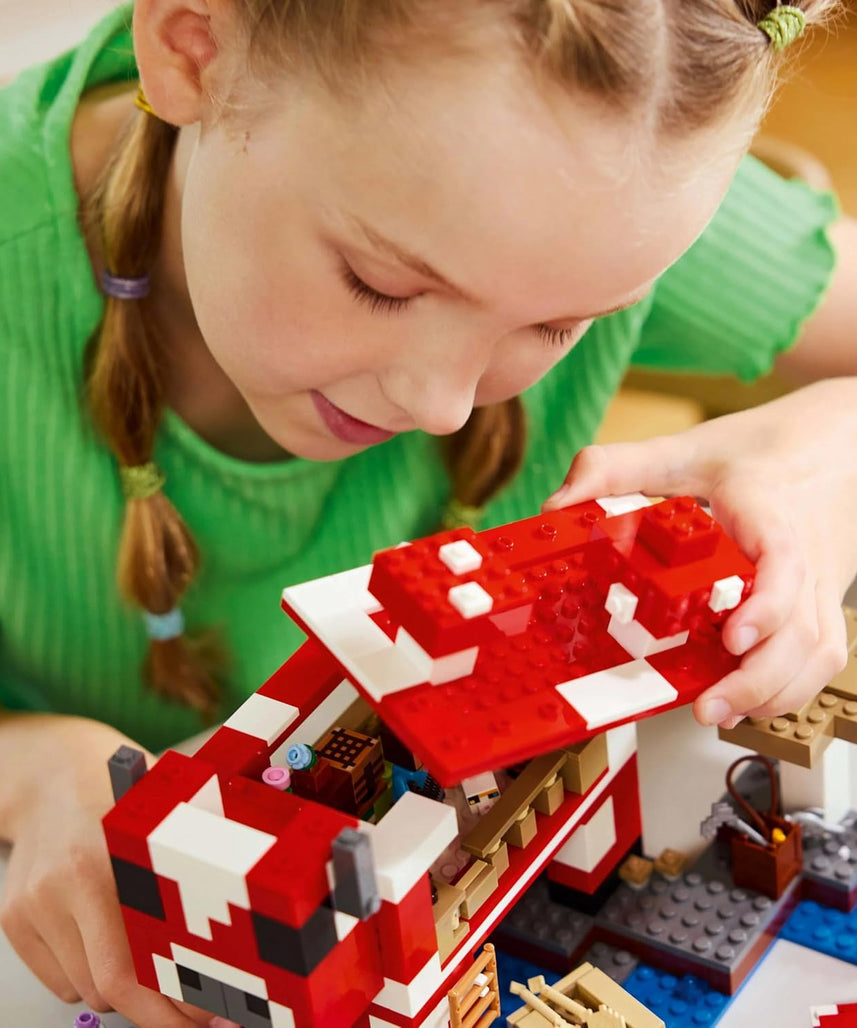 LEGO Minecraft The Mooshroom House Toy - Building Set incl. a Steve Figure, Mobs, a Crafting Table and Farm - Ramadan Gift for 8+ Year Old Girls & - Boys 21270