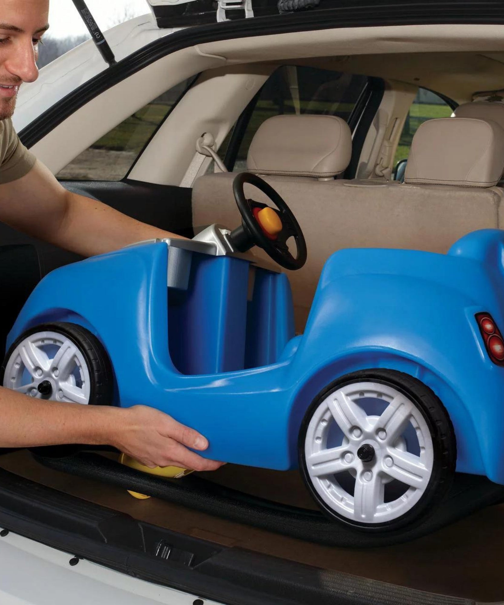 Step2 Whisper Ride II, Single Seater Kids Push Car, Easy to Store Ride On Toy with Seatbelt, Horn and Storage Trunk, Suitable for Children both Boys and Girls Aged 18m and Above, Blue, Pink