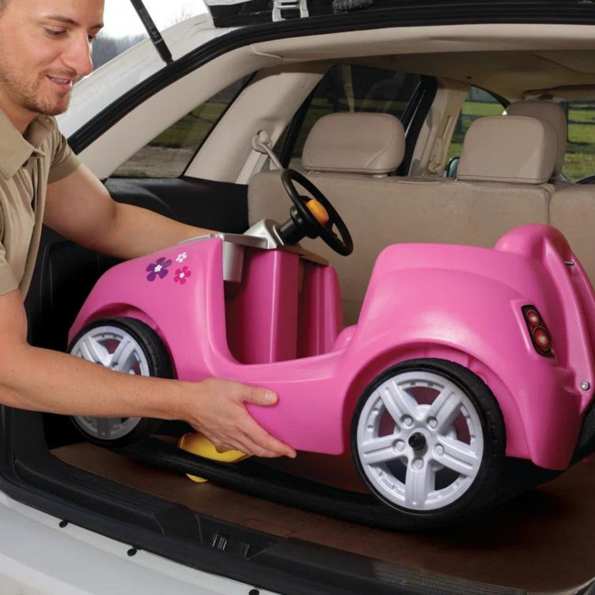 Step2 Whisper Ride II, Single Seater Kids Push Car, Easy to Store Ride On Toy with Seatbelt, Horn and Storage Trunk, Suitable for Children both Boys and Girls Aged 18m and Above, Blue, Pink