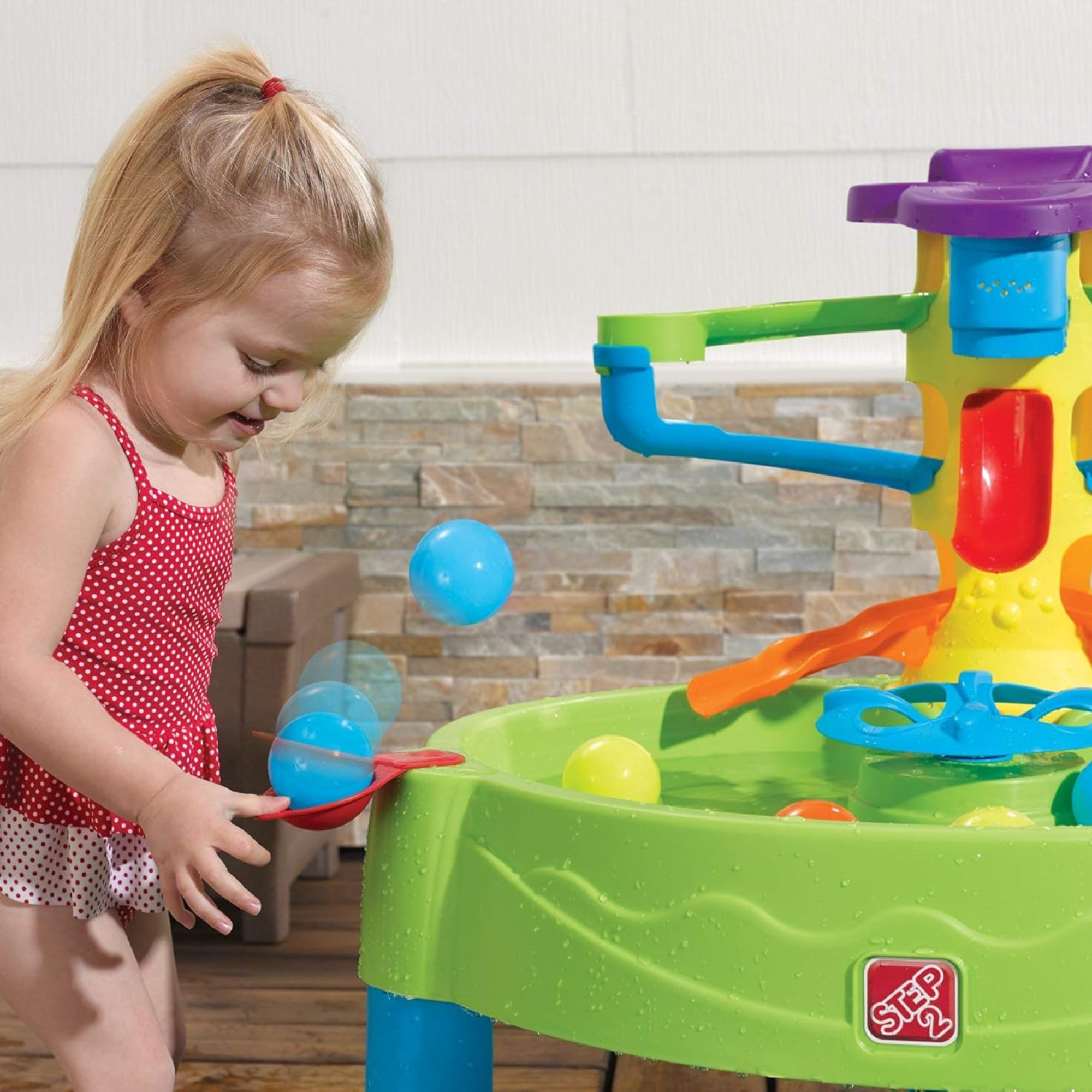 طاولة لعب الكرة المزدحمة من ستيب 2، مجموعة ألعاب حسية داخلية وخارجية، لعبة نشاط مع 13 قطعة من الملحقات بما في ذلك الكرات ولعبة STEM ومركز الأنشطة، مناسبة للأطفال من الأولاد والبنات من عمر سنة واحدة فما فوق