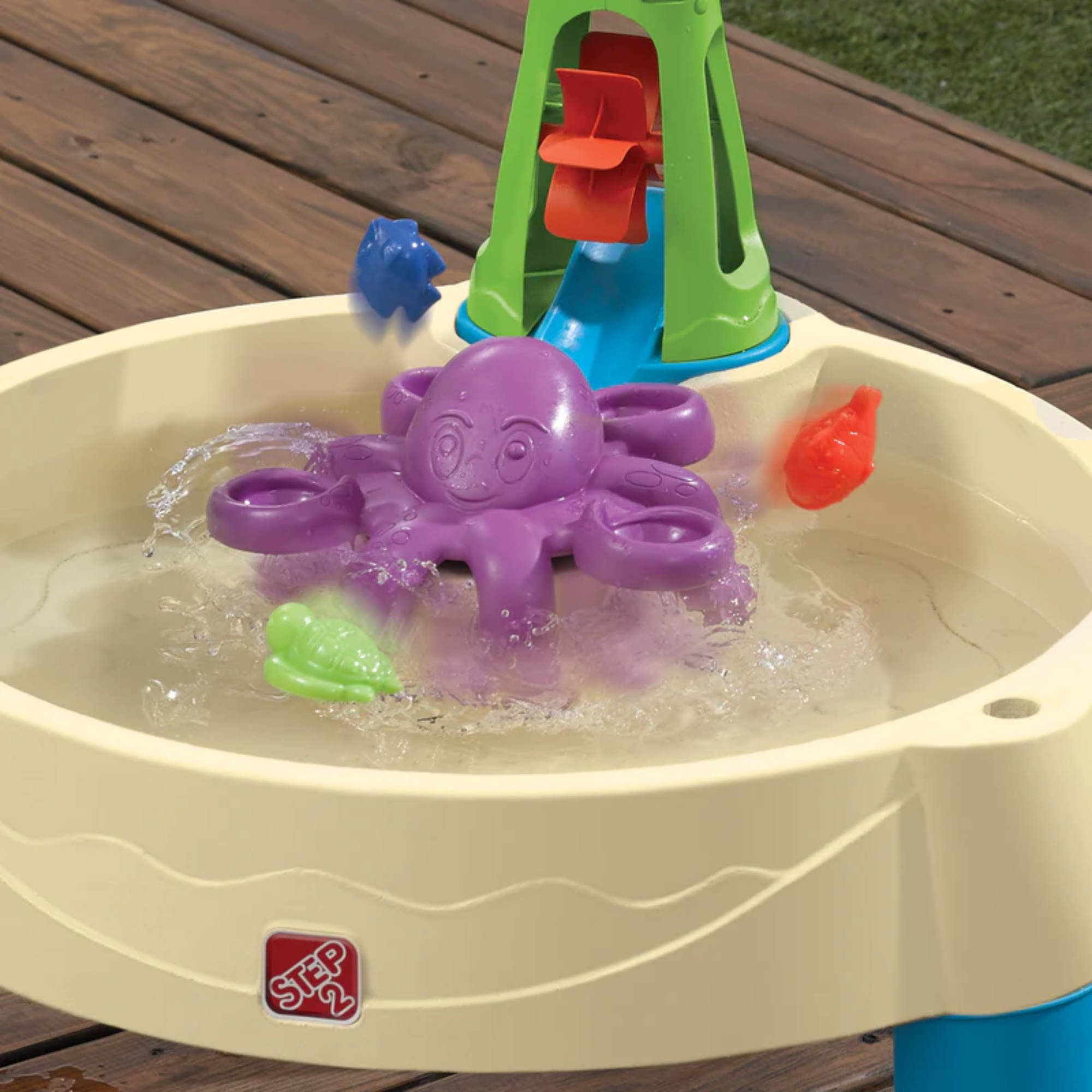 Step2 Wild Whirlpool Water Table, Indoor and Outdoor Toy Water Table with 10 Piece Accessories Include Boat and Sea Creatures, STEM Toy and Activity Centre, Suitable for Boys and Girls Aged 1+