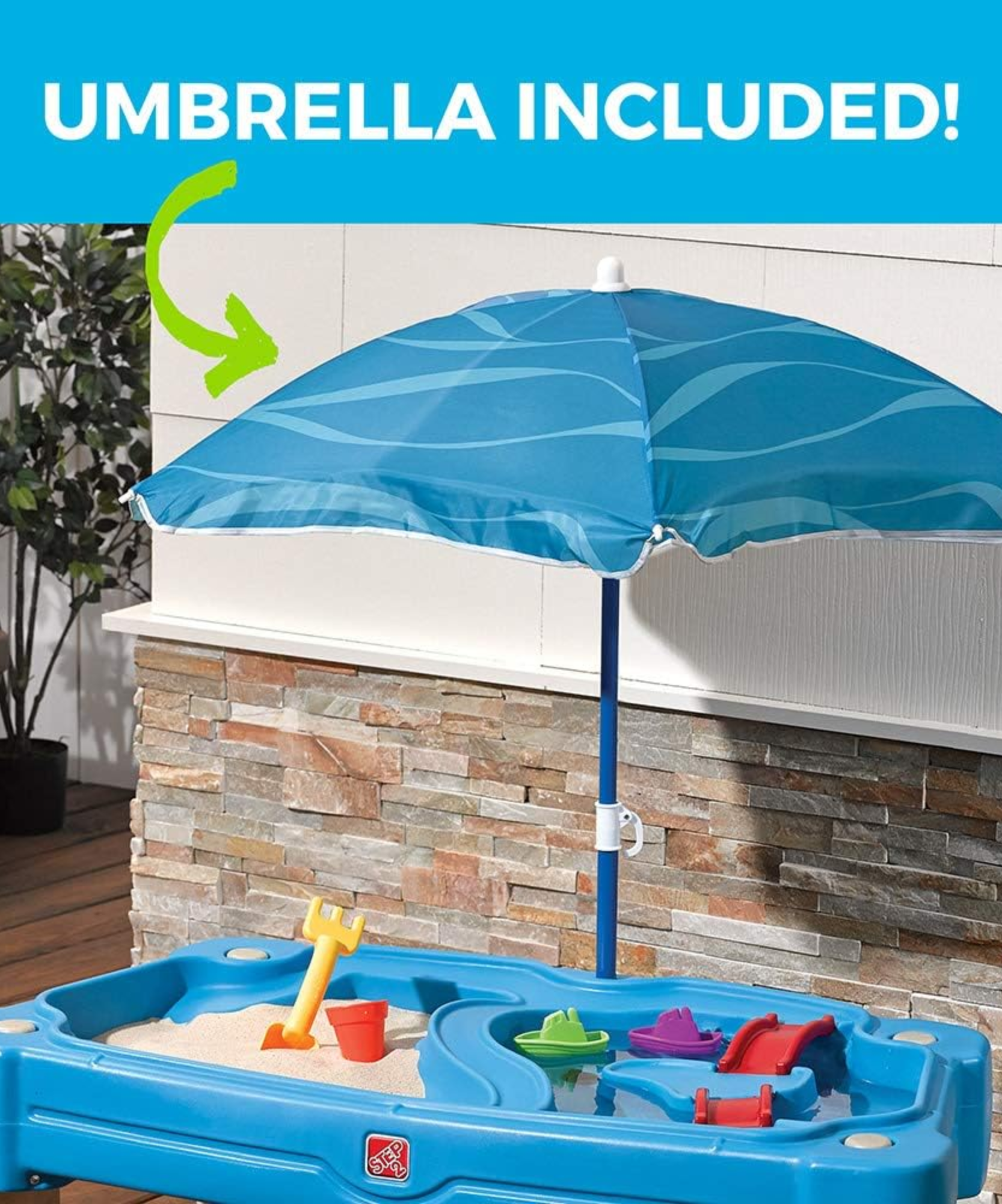 مجموعة ألعاب ستيب 2 كاسكيدينج كوف مع مظلة، وطاولة رمل وماء خارجية مع غطاء، ومجموعة ألعاب حسية، ولعبة نشاط مع ملحقات من 6 قطع تتضمن قوارب ومجرفة ودلو، ولعبة STEM في الفناء الخلفي للأطفال من سن 1.5 سنة فما فوق