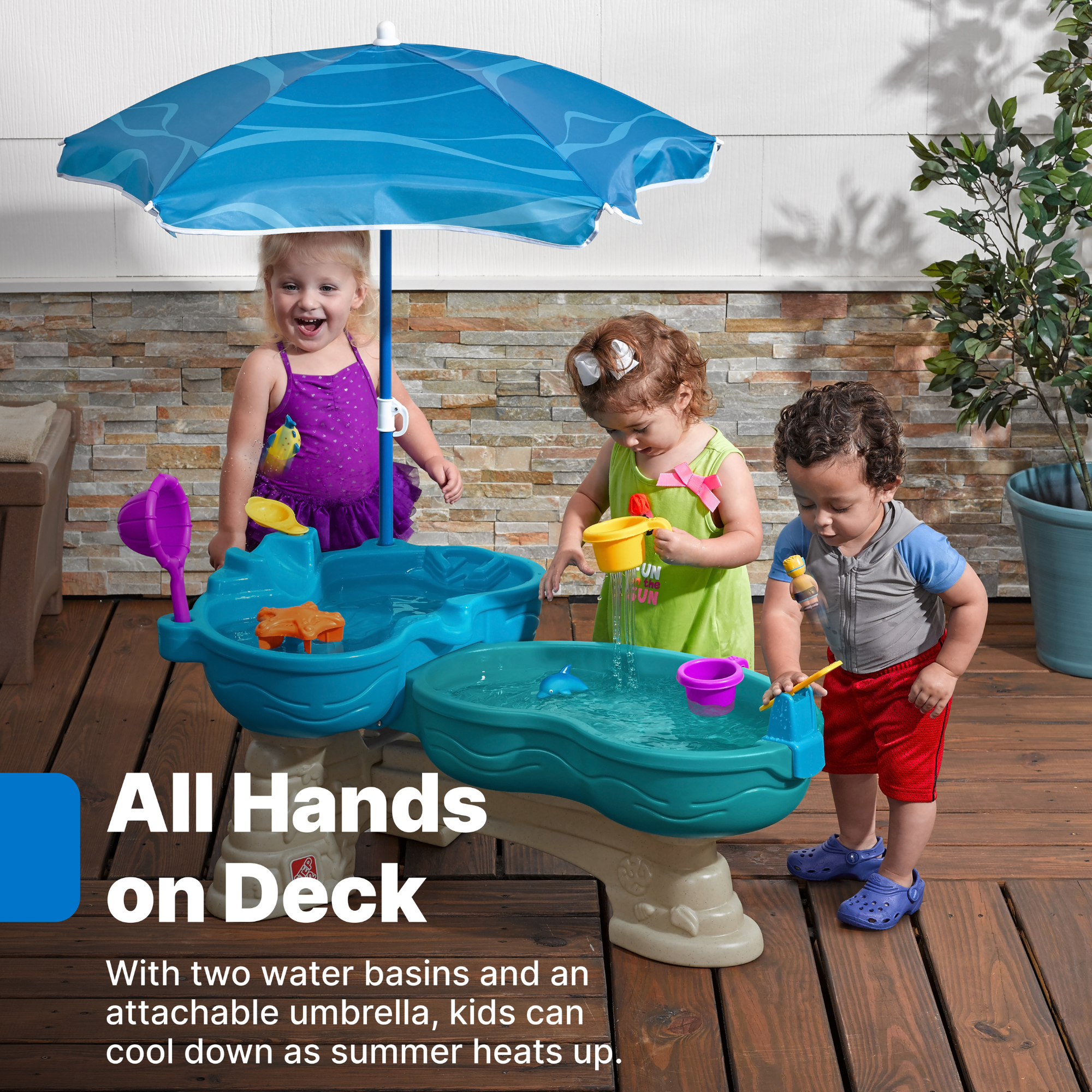 طاولة مياه ستيب 2 سبلاش آند سبلاش سيواي مع مظلة، طاولة مياه خارجية ولعبة نشاط مع 10 قطع من الملحقات، لعبة STEM للحديقة الخلفية مناسبة للأطفال من الأولاد والبنات من سن 1.5 سنة فما فوق