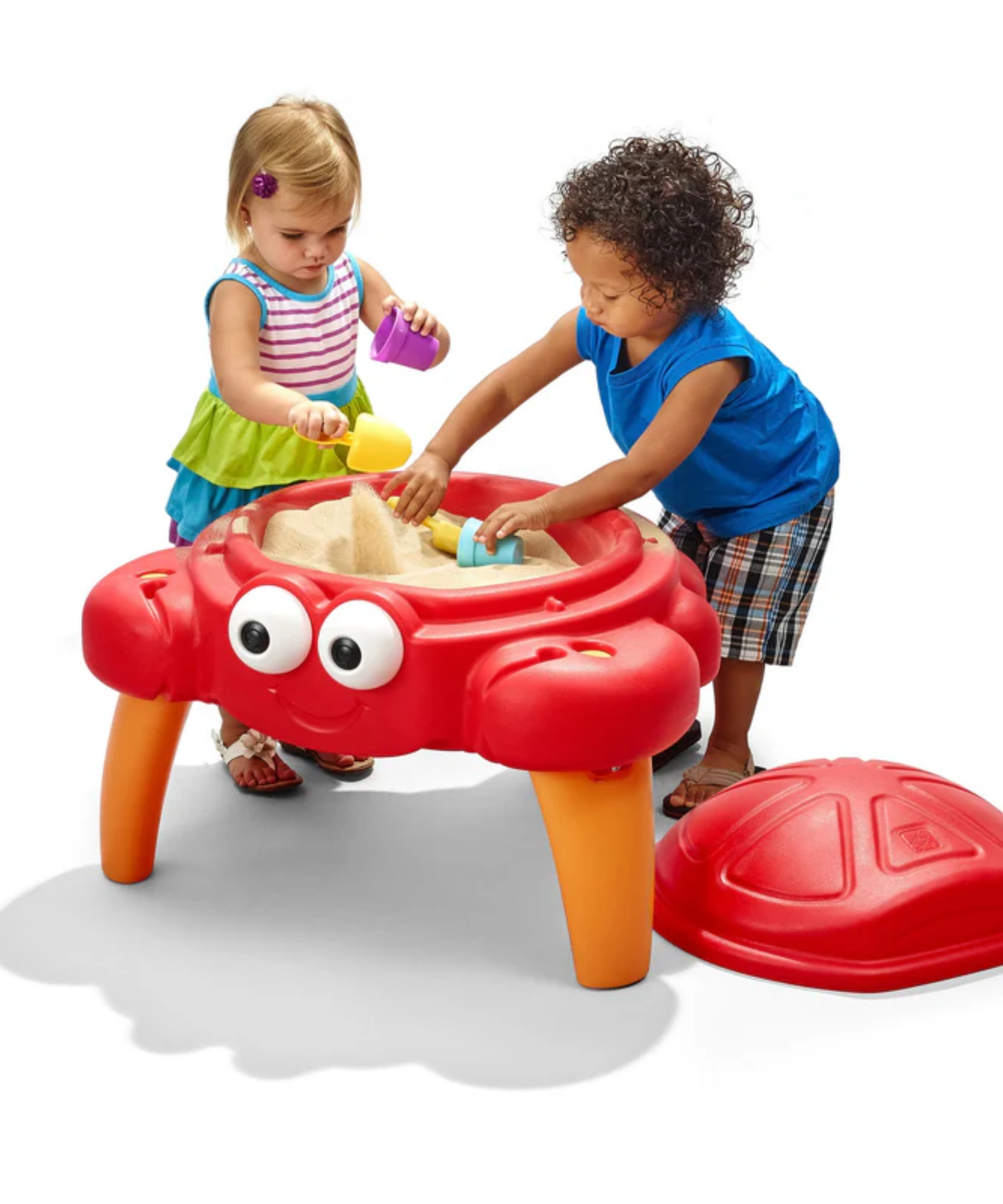 Step2 Crabbie Sand Table with Lid and Legs, Outdoor Sandbox, Sensory Play Activity Toy with 4 Piece Accessories, Backyard Garden Sandpit with 11 kg Holding Capacity, Suitable for Children Aged 1.5+