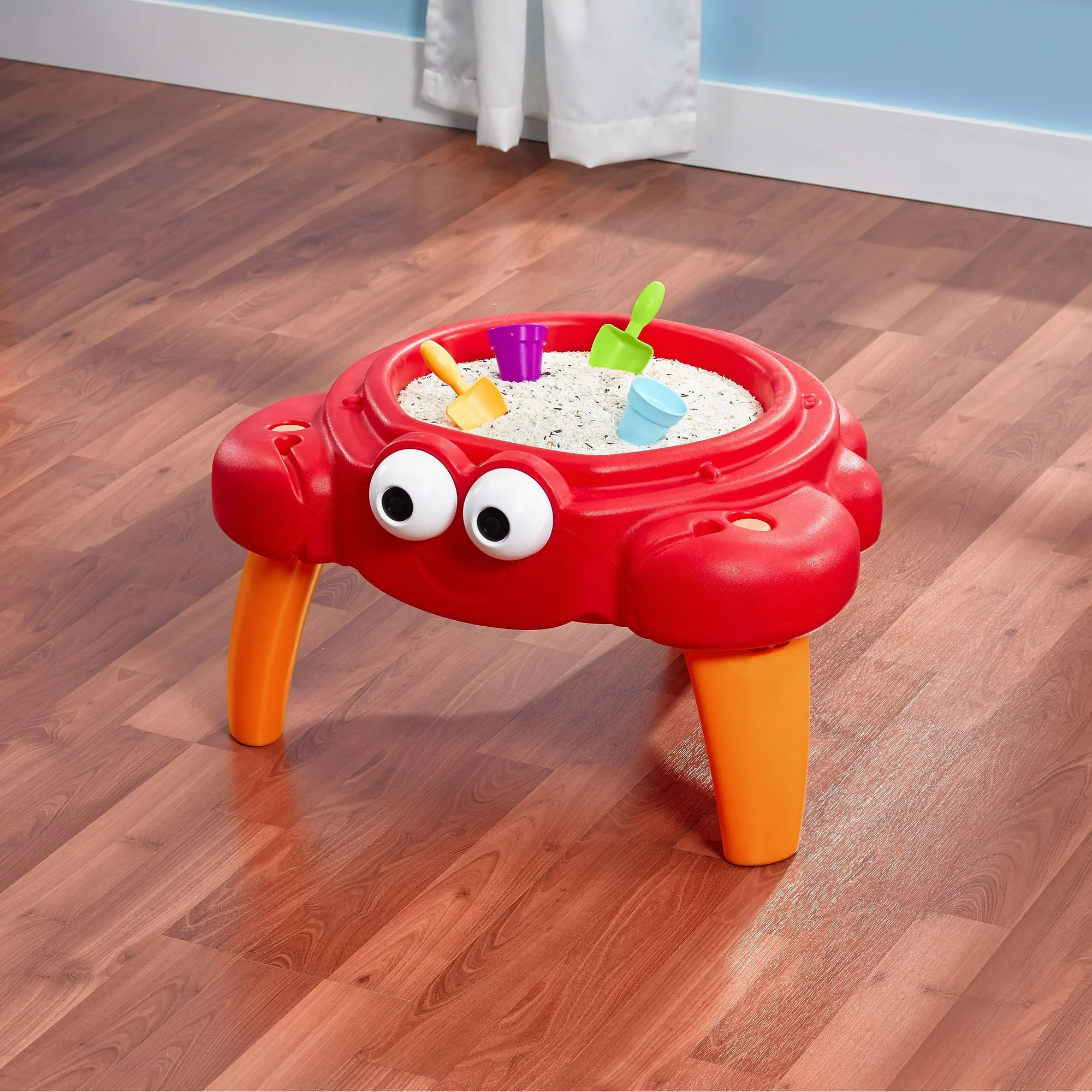 Step2 Crabbie Sand Table with Lid and Legs, Outdoor Sandbox, Sensory Play Activity Toy with 4 Piece Accessories, Backyard Garden Sandpit with 11 kg Holding Capacity, Suitable for Children Aged 1.5+