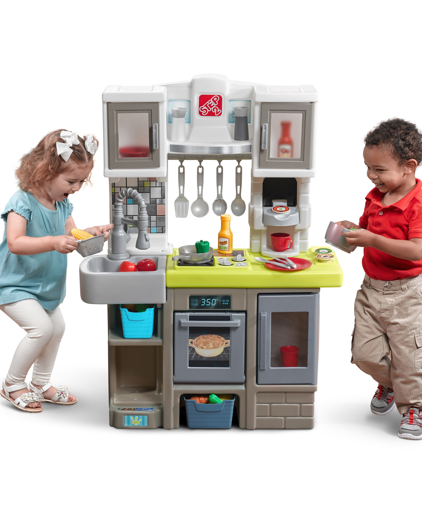 Step2 Contemporary Chef Kitchen, Kitchen Playset with 25 Piece Accessories Including Pots and Pans, Folk and Spoon, Indoor and Outdoor Roleplay ToySuitable for Children both Boys and Girls Aged 2+