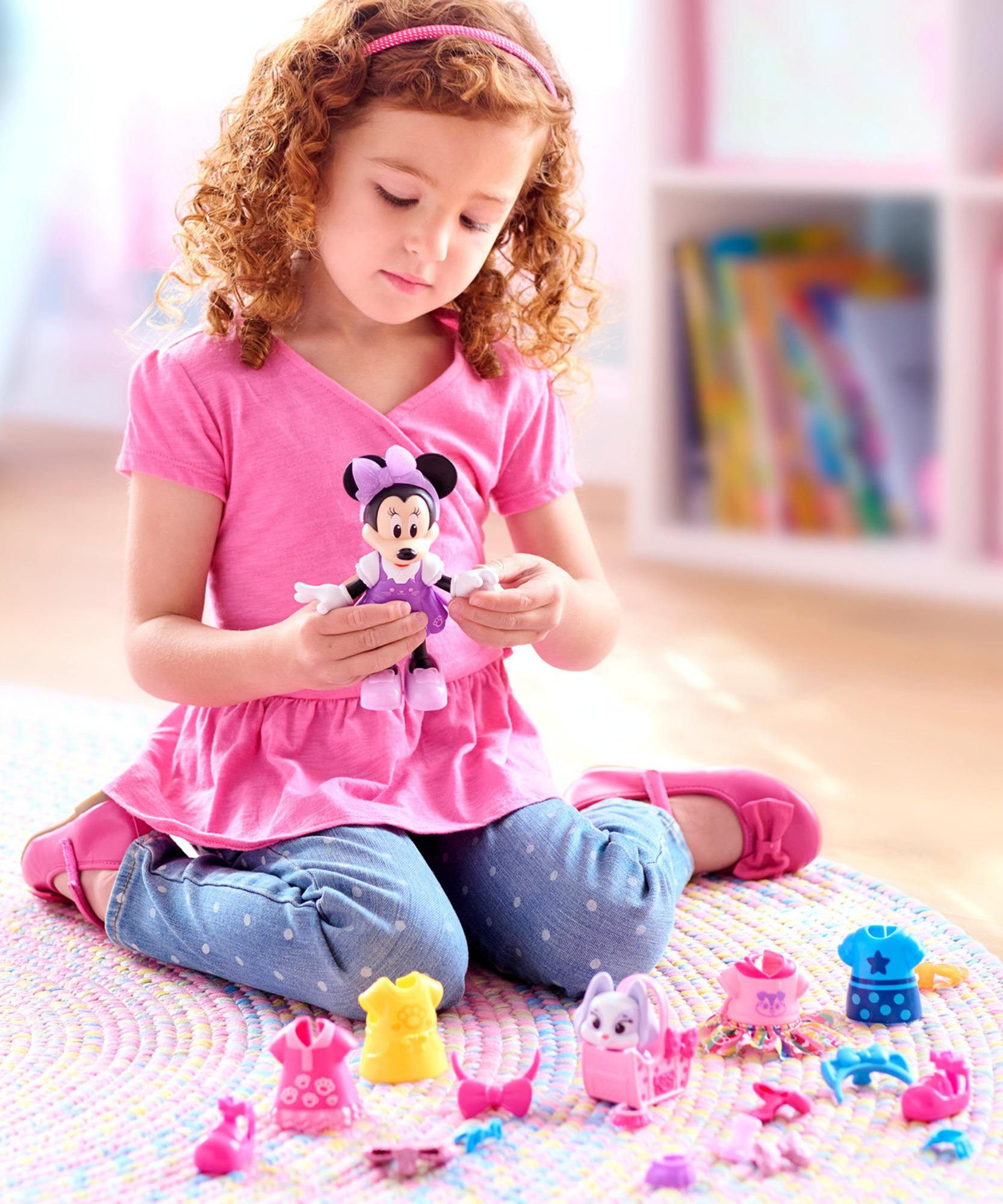 Disney Minnie Mouse Glitter and Glam Pet Fashion Set, 23-piece Doll and Accessories Set, Preschool Pretend Play Toy, Officially Licensed Kids Toy for Ages 3 & Up by Just Play