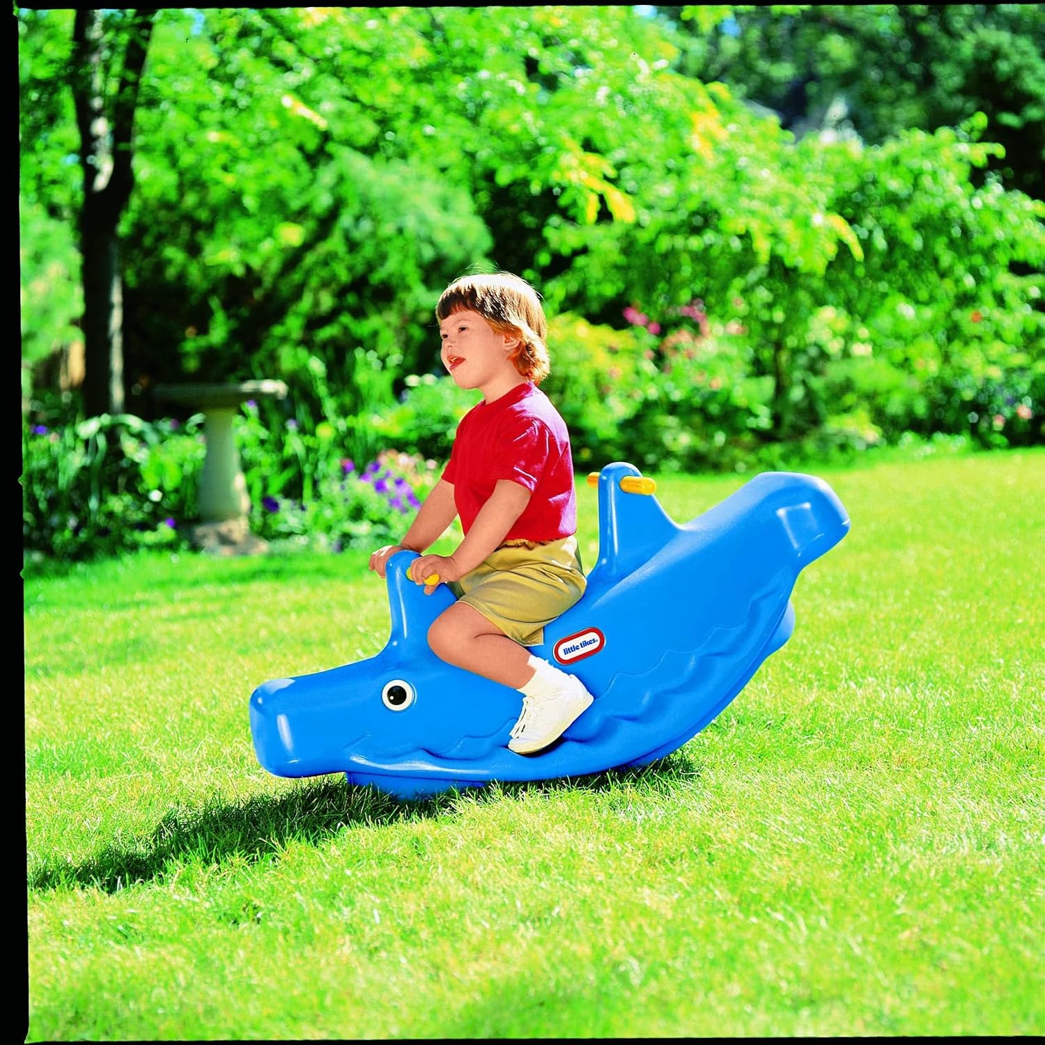 Little Tikes Whale Teeter Totter Seesaw for Toddlers, Indoor and Outdoor Rocking Toy, Seats Up to 3 Children, Stable Plastic Design, 18 Months+