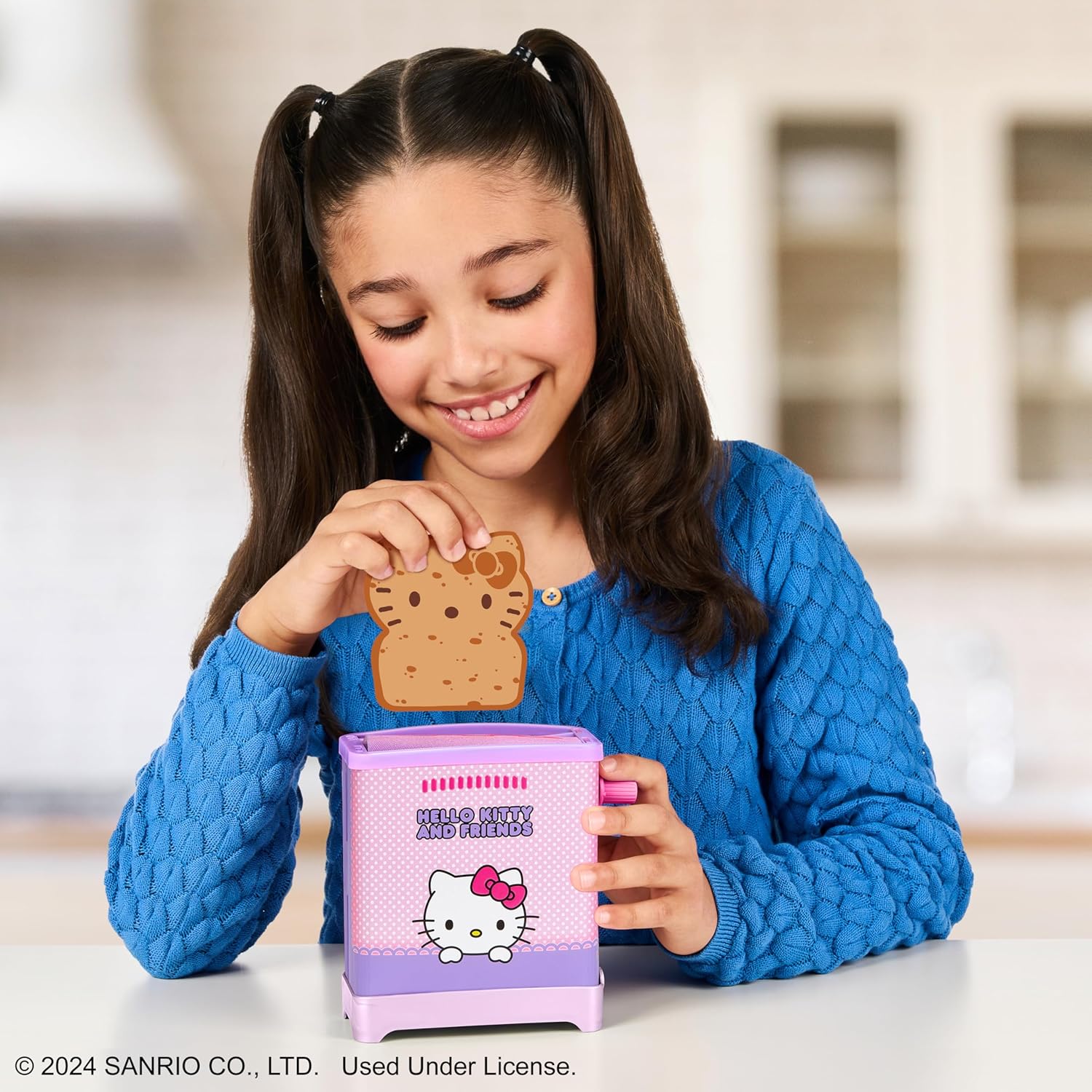 Cookeez Makery Hello Kitty & Friends Toasty Treatz Surprise Scented Plush Toaster Playset Collectible Sanrio Characters 5+