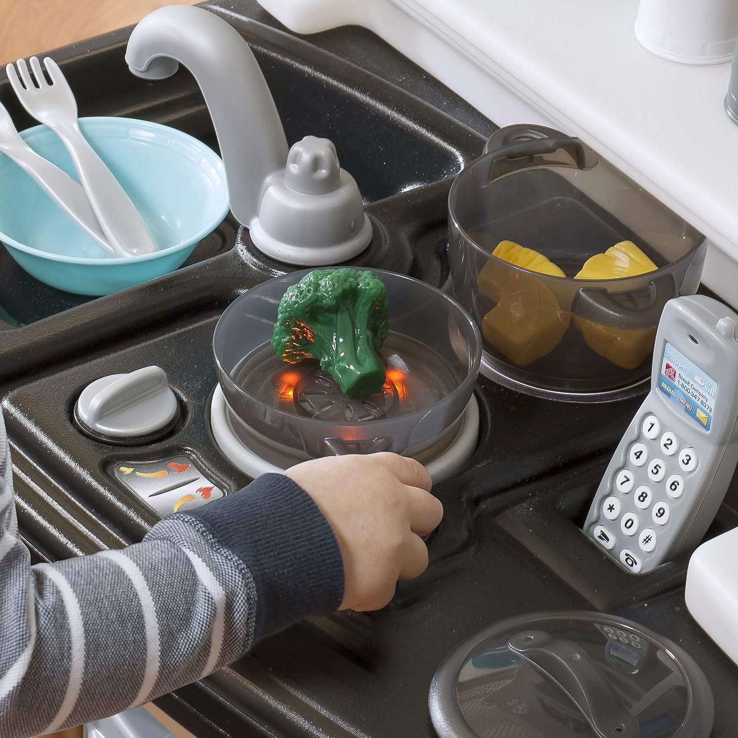 Step2 Custom Kitchen Refresh, Interactive Roleplay Kitchen Set with Lights Sounds Storage Accessories, Pretend Cooking Toy for Kids Boys and Girls Age 2 to 6, Tan