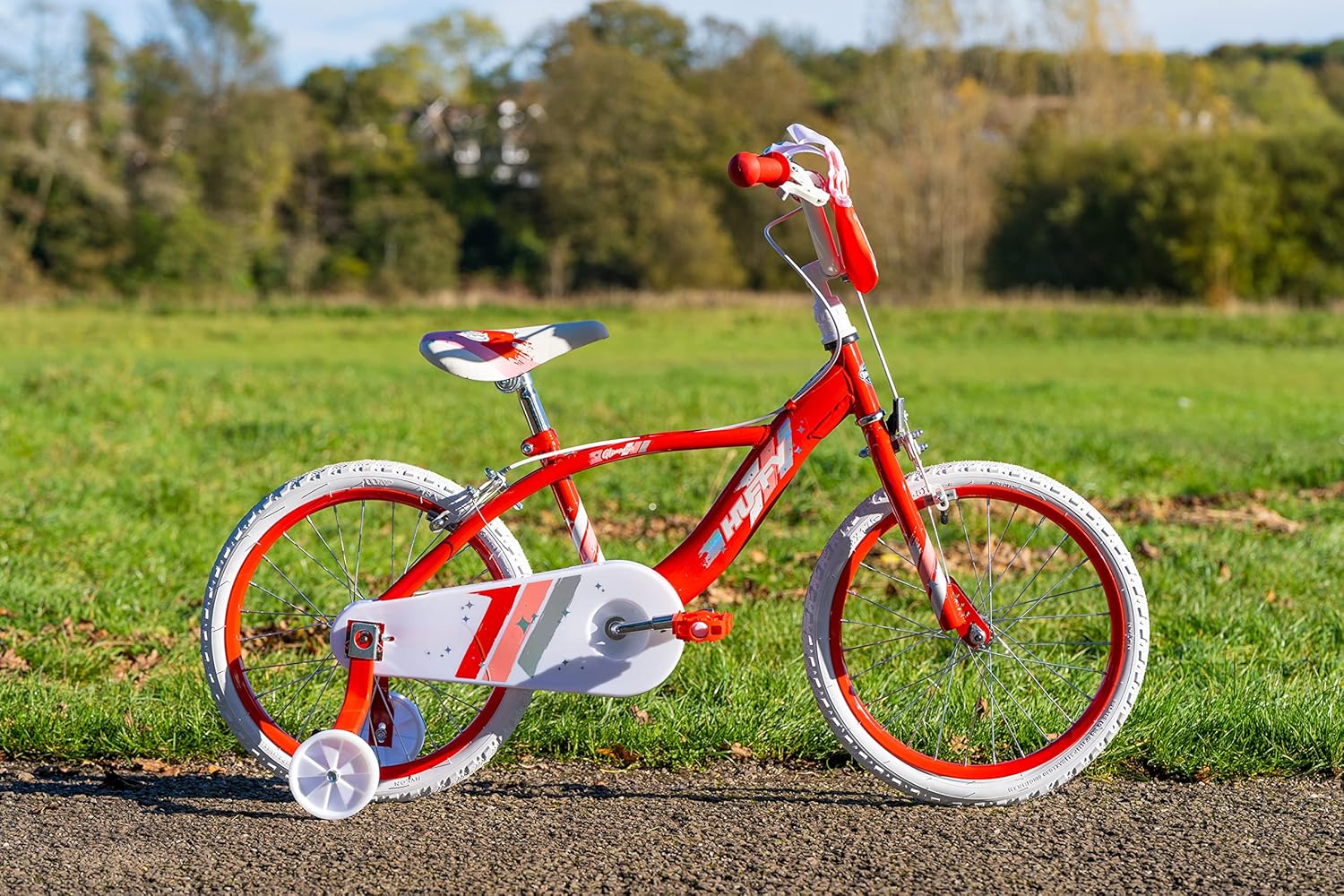 Huffy Glimmer Girls Bike 18 Inch, Red and White, Single-Speed Kids Bicycle with Removable Stabilisers, Front Storage Pouch, Quick Connect Assembly, Ages 6-8