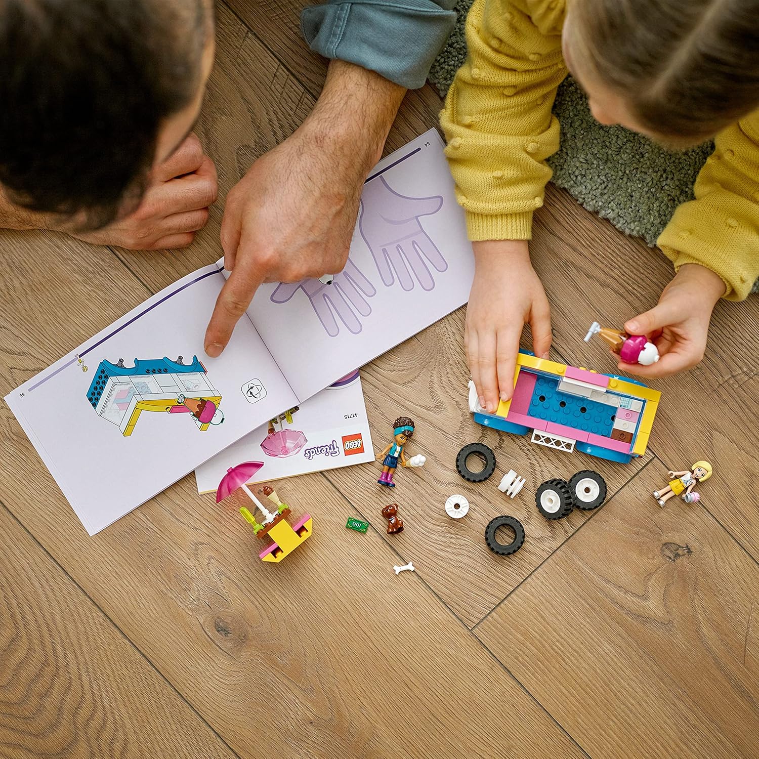 مجموعة بناء شاحنة الآيس كريم 41715 من ليجو فريندز، 84 قطعة مع دميتي أندريا وروكسي الصغيرتين، وشخصية كلب وملحقاتها، لعبة تظاهر للأطفال من سن 4 سنوات فما فوق