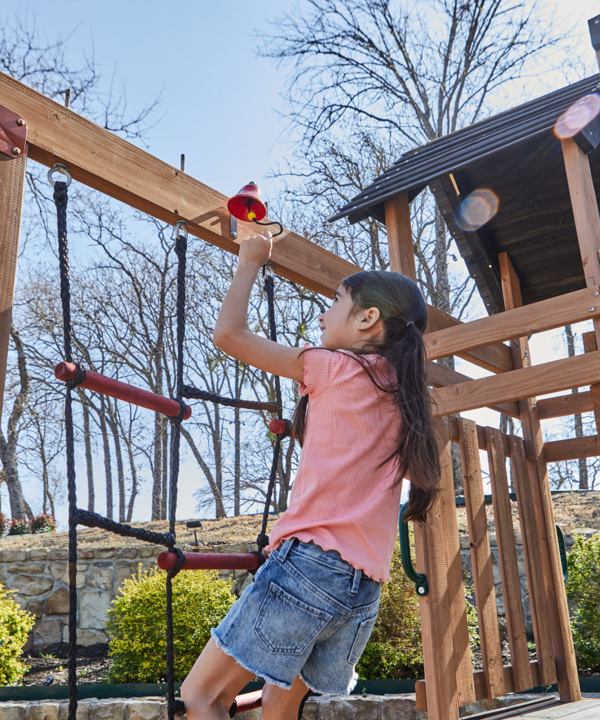 KidKraft Treetop Observatory Wooden Swing Set / Playset – Deluxe Outdoor Clubhouse with Slides, Swings, Crow’s Nest, and Kitchen for Kids Age 3-10 Years