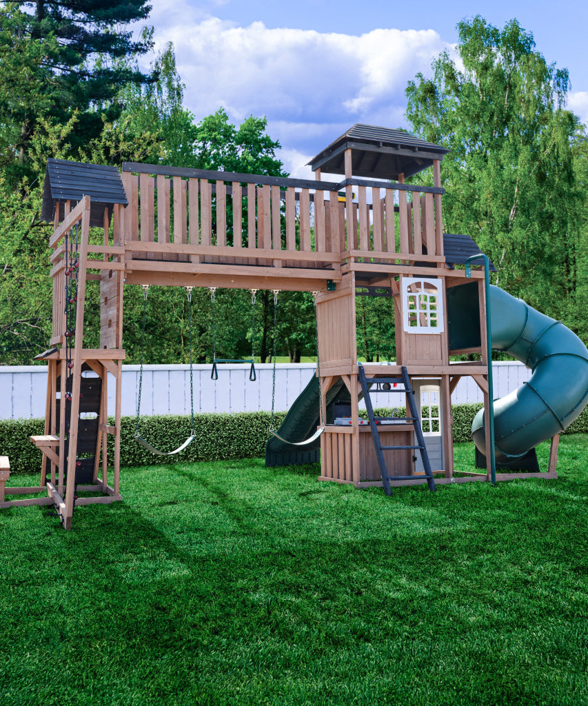 KidKraft Treetop Observatory Wooden Swing Set / Playset – Deluxe Outdoor Clubhouse with Slides, Swings, Crow’s Nest, and Kitchen for Kids Age 3-10 Years