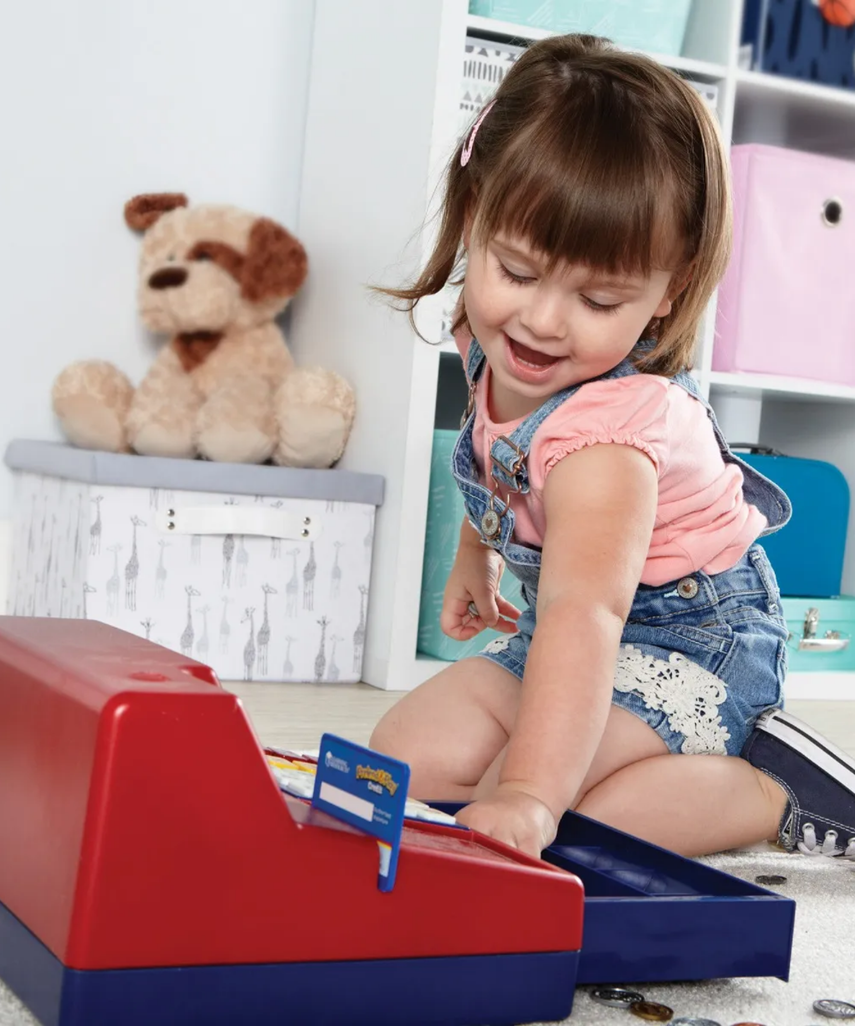 موارد تعليمية - آلة حاسبة تظاهرية للعب، ماكينة تسجيل المدفوعات النقدية، عملة المملكة المتحدة، صندوق نقود مع نقود لعب وبطاقة ائتمان، آلة حاسبة تعمل بالطاقة الشمسية لمهارات الرياضيات والمال المبكرة، للأعمار من 3 سنوات فما فوق