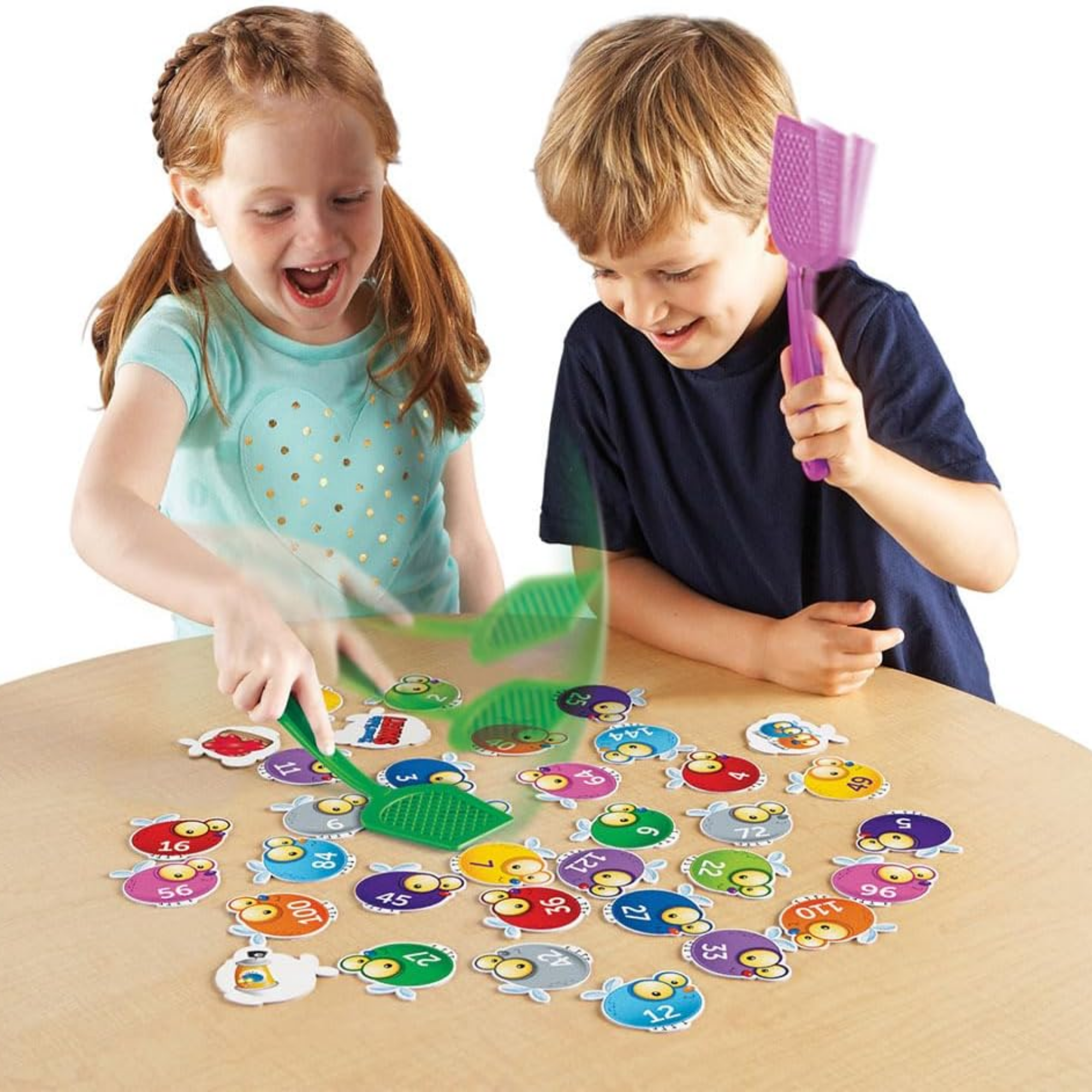 موارد تعليمية، لعبة ضرب ممتعة للأطفال، تمارين على جدول الضرب من 2 إلى 12، تتضمن 132 ذبابة ملونة، 4 مضربات ودليل أنشطة، للأعمار من 6 سنوات فما فوق، تعليمات متعددة اللغات