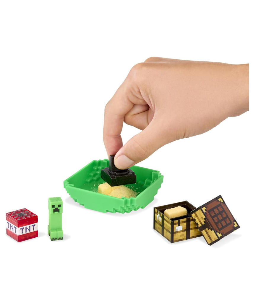 MGA Miniverse Make It Mini Minecraft Surprise Capsule Build Kit, Mini Minecraft Tools, Food & Weapons Collectibles with Resin Crafting, Display Capsule & Collector Guide, 12 to Find- (123958-SA)