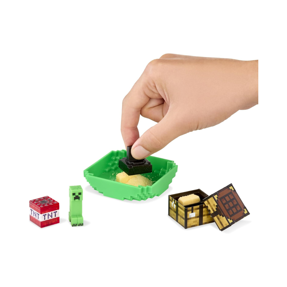 MGA Miniverse Make It Mini Minecraft Surprise Capsule Build Kit, Mini Minecraft Tools, Food & Weapons Collectibles with Resin Crafting, Display Capsule & Collector Guide, 12 to Find- (123958-SA)