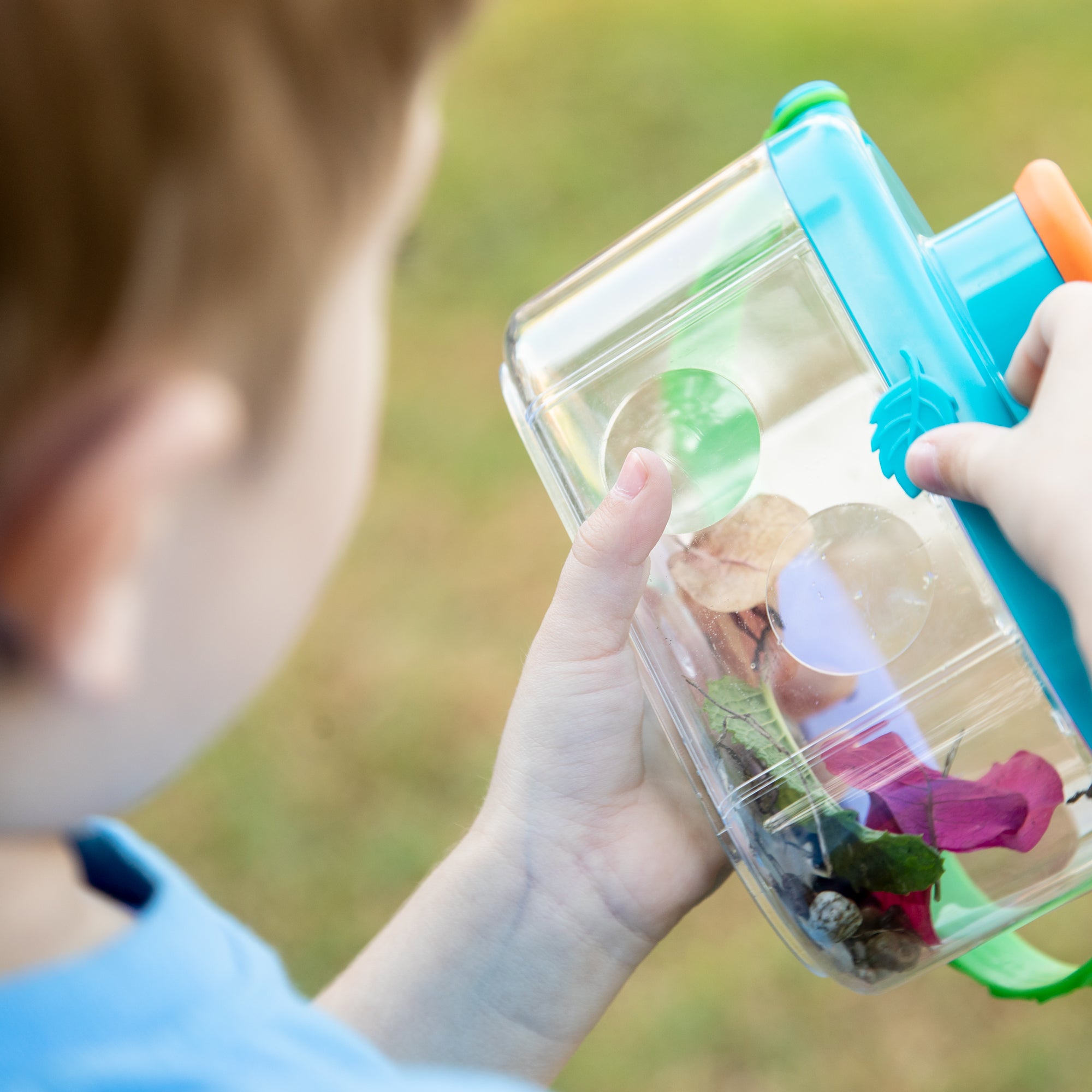 موارد التعلم GeoSafari Jr. Bugnoculars، أداة استكشاف للأطفال مع تكبير 3x و2x، عارض آمن للحشرات والعينات، للأعمار من 3 سنوات فما فوق