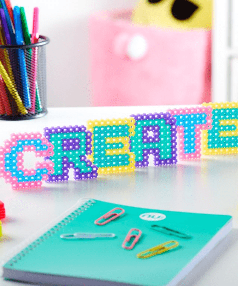 خيارات الشخصيات Simbrix Connect &amp; Wow Alphabrix Pack مع أكثر من 350 بريكس، لعبة بناء Pixel Arts and Crafts ثنائية وثلاثية الأبعاد، لعبة بناء STEAM إبداعية وخيالية للأولاد والبنات من سن 5 سنوات فما فوق