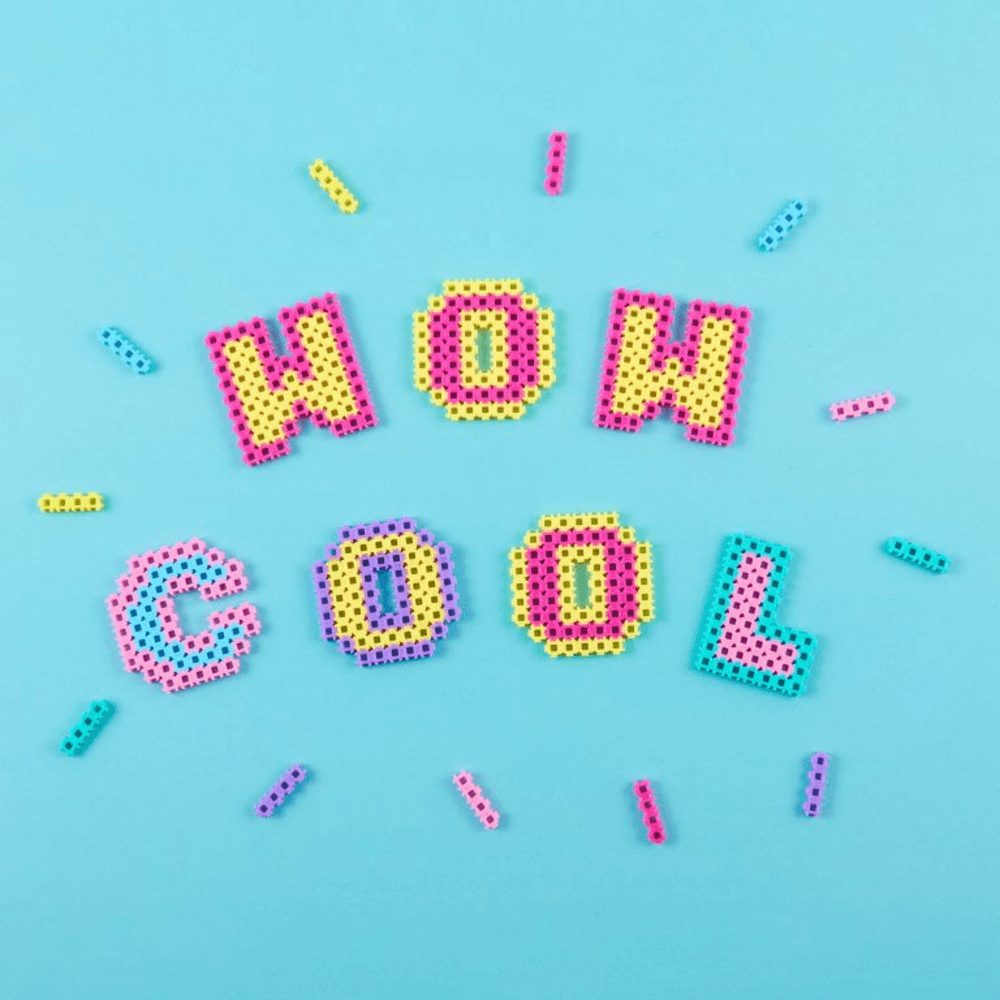 خيارات الشخصيات Simbrix Connect &amp; Wow Alphabrix Pack مع أكثر من 350 بريكس، لعبة بناء Pixel Arts and Crafts ثنائية وثلاثية الأبعاد، لعبة بناء STEAM إبداعية وخيالية للأولاد والبنات من سن 5 سنوات فما فوق