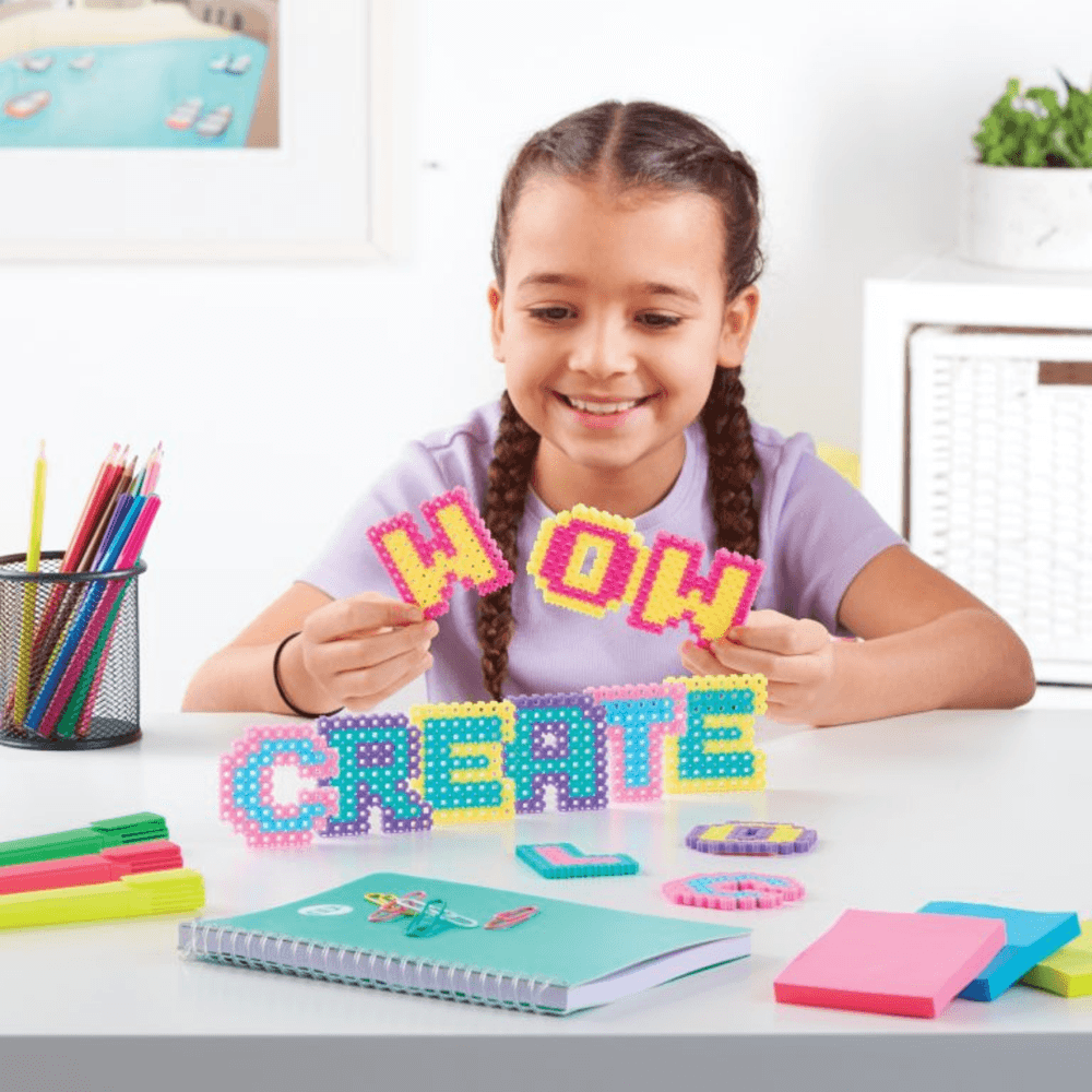 خيارات الشخصيات Simbrix Connect &amp; Wow Alphabrix Pack مع أكثر من 350 بريكس، لعبة بناء Pixel Arts and Crafts ثنائية وثلاثية الأبعاد، لعبة بناء STEAM إبداعية وخيالية للأولاد والبنات من سن 5 سنوات فما فوق